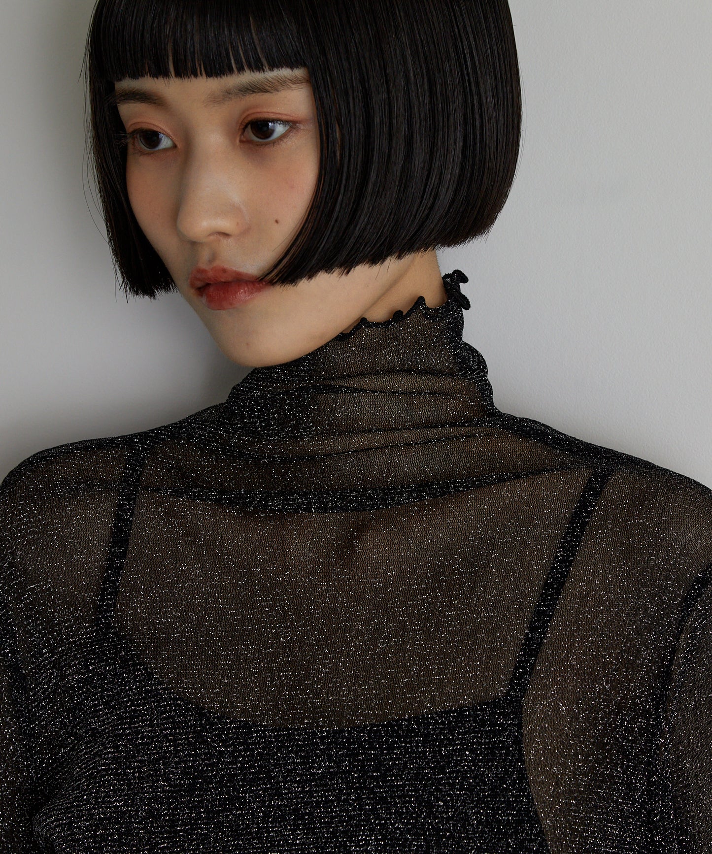 ラメハイネックT