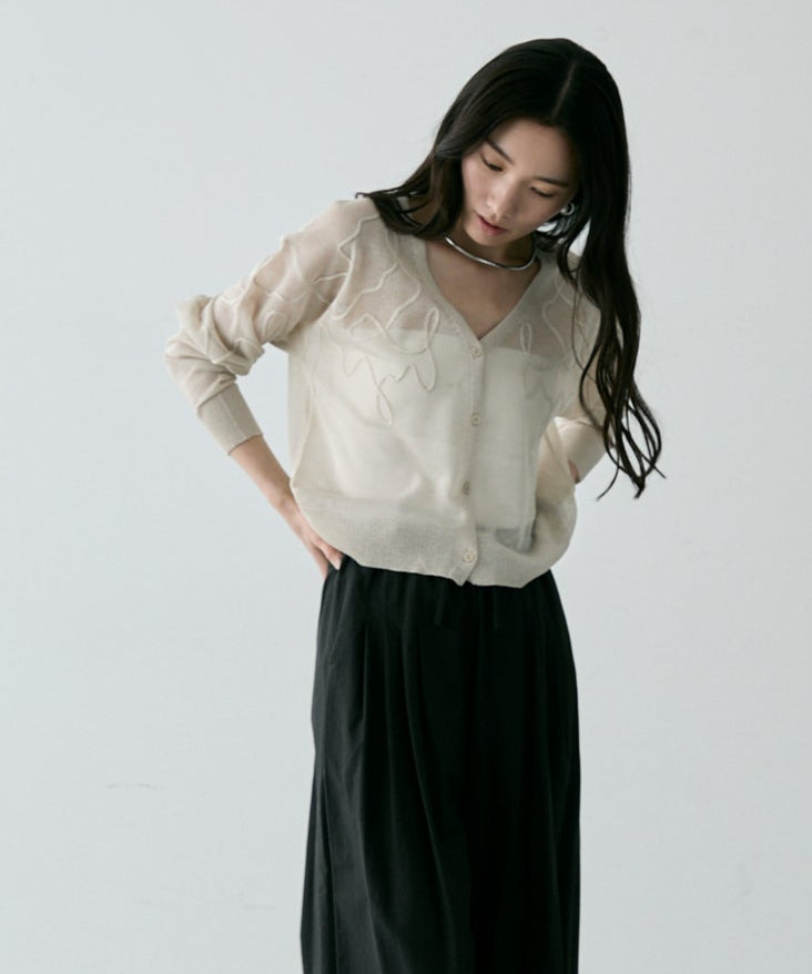天竺編み刺繍入りVネックカーディガン