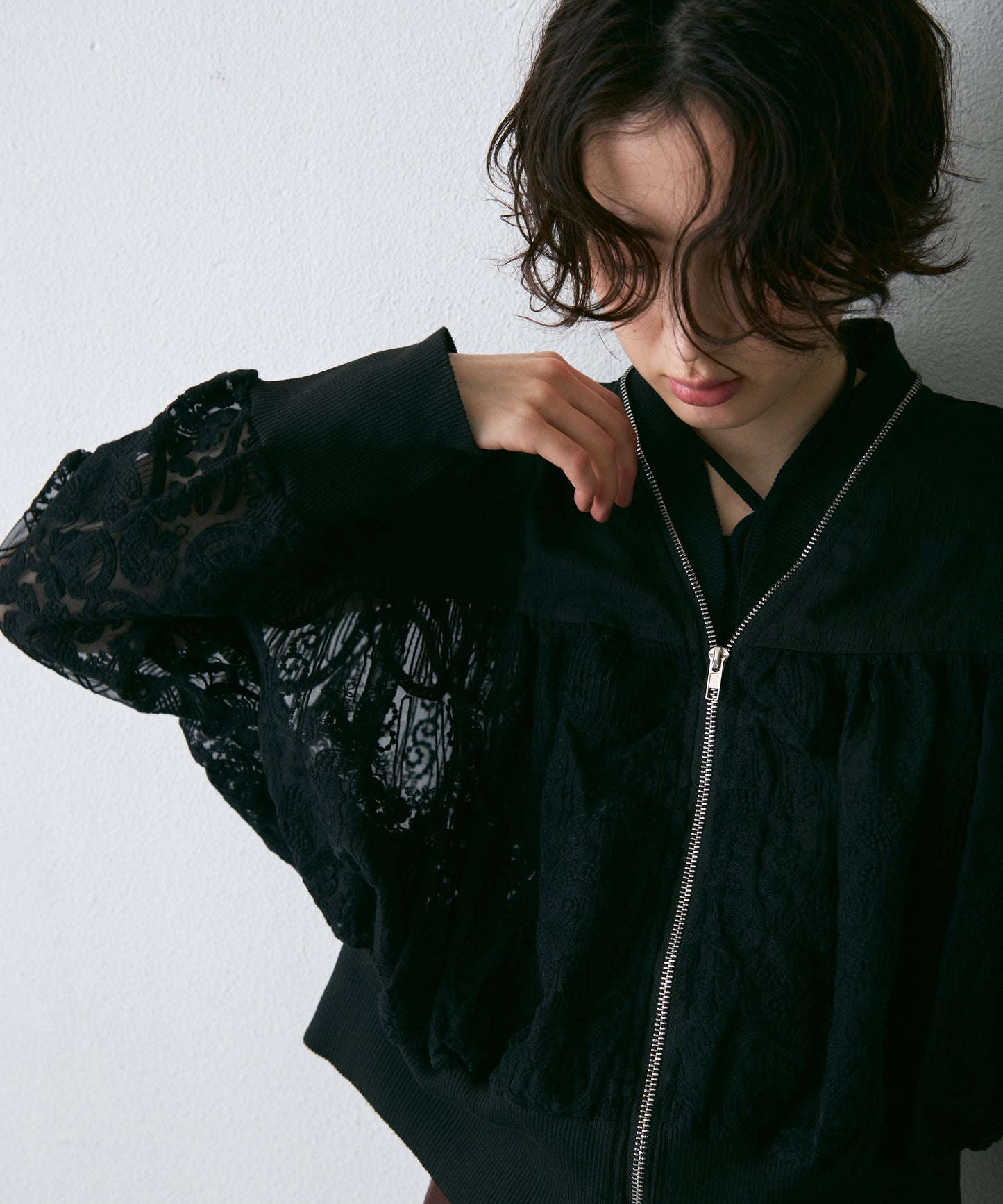 レースジッパー付きブルゾン