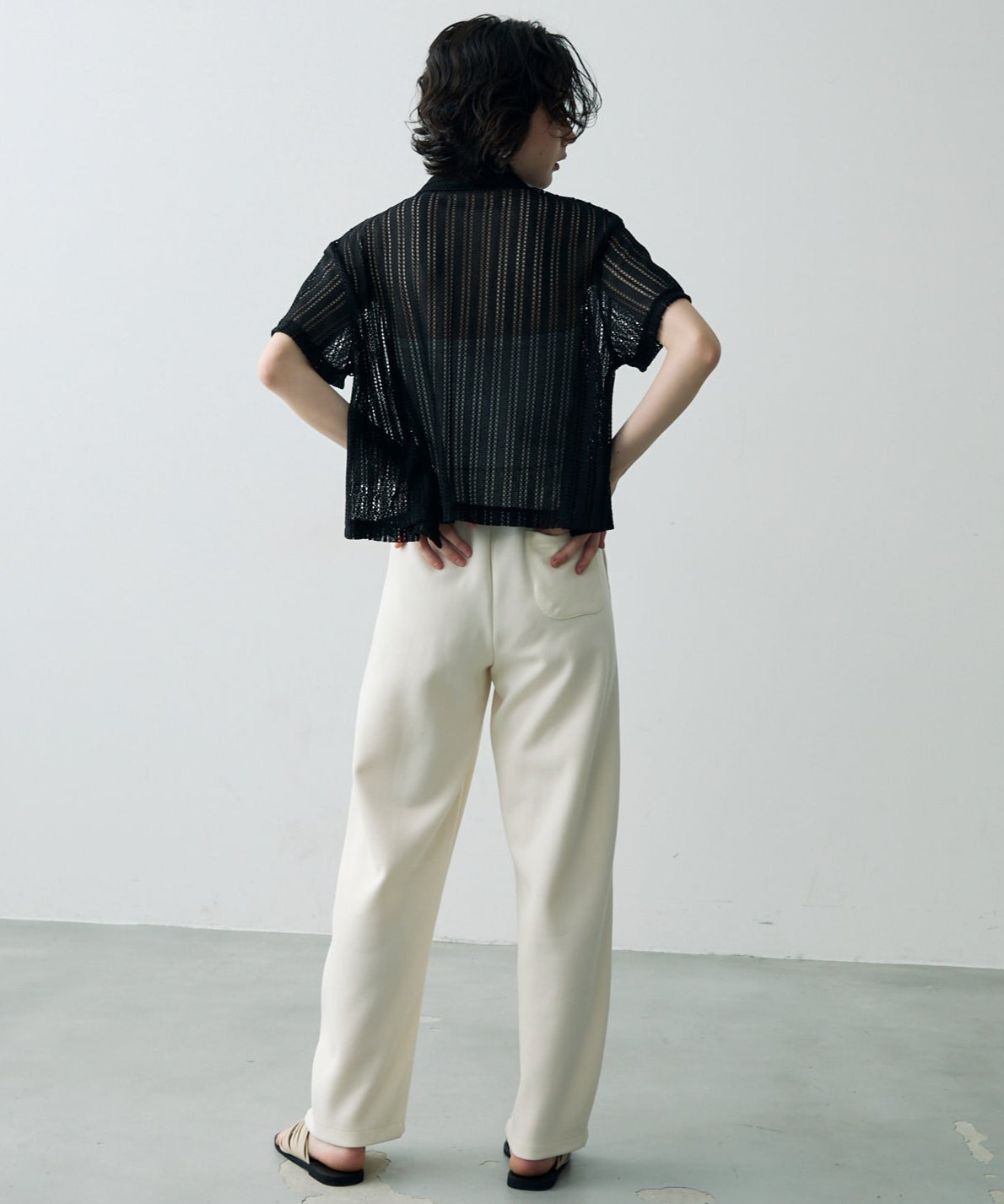 透かし編み開襟シャツ