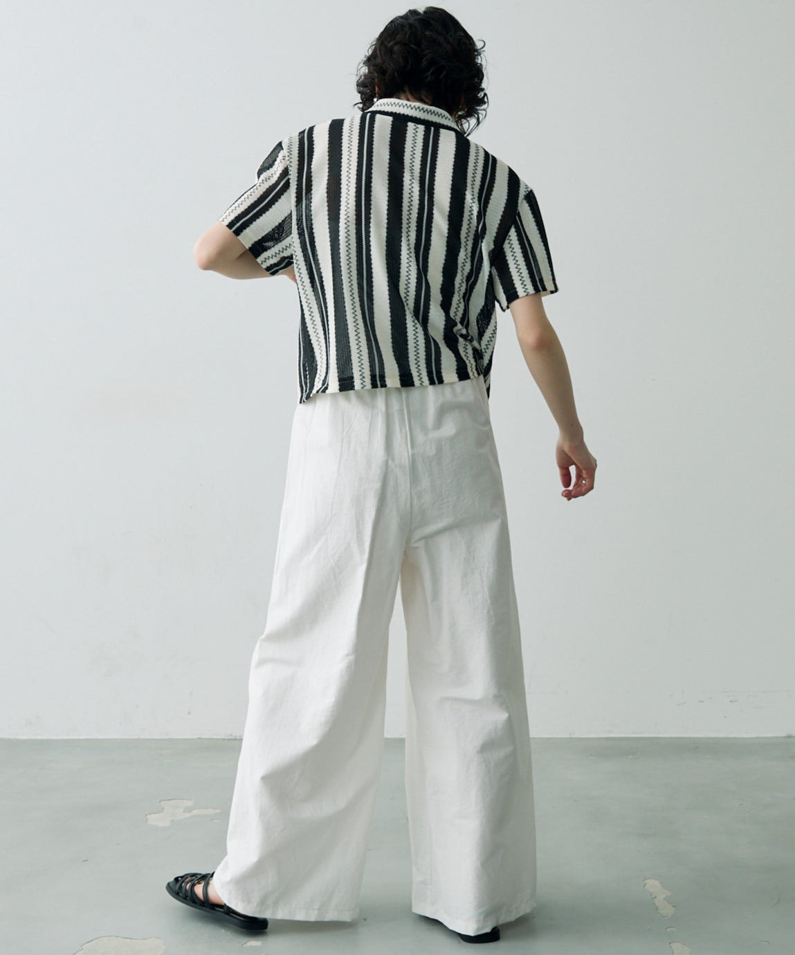 透かし編み開襟シャツ
