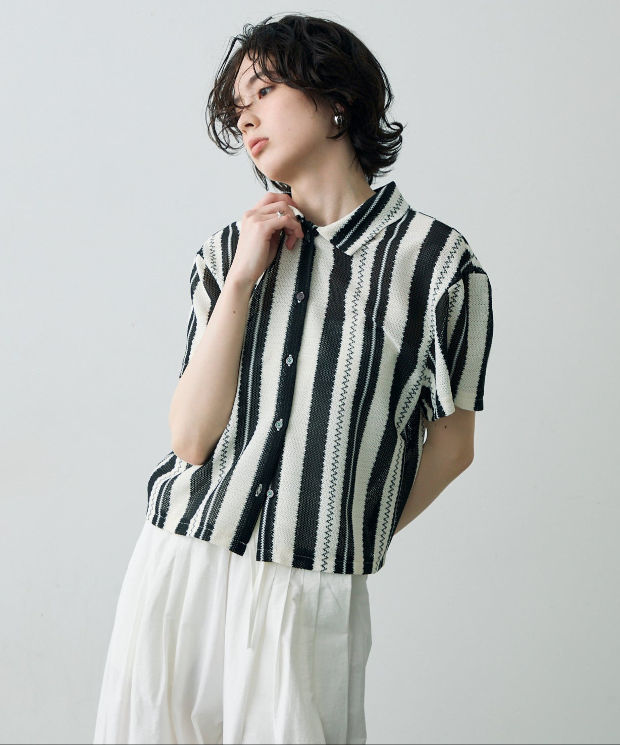透かし編み開襟シャツ