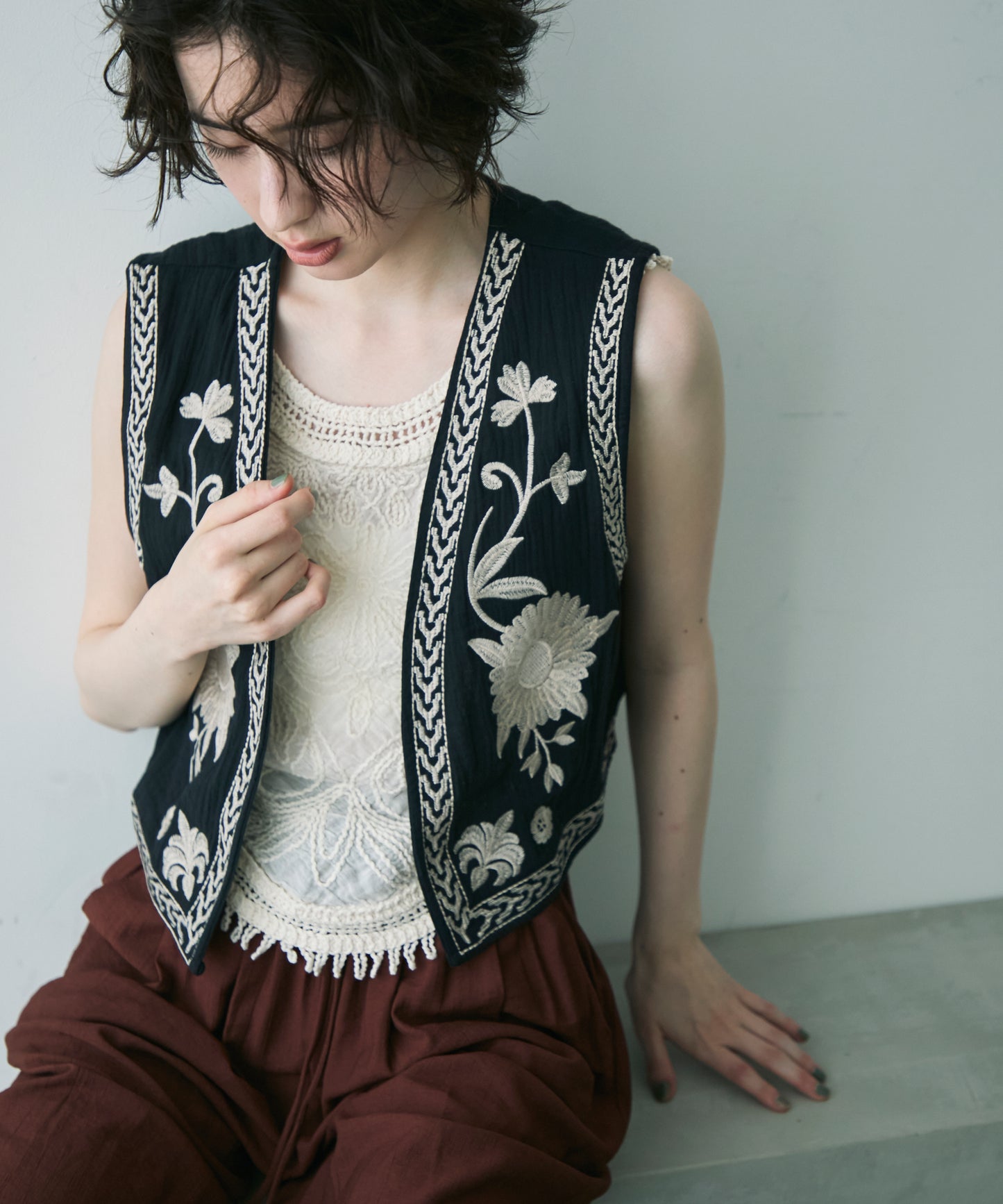 ボタニカル刺繍Wガーゼジレ