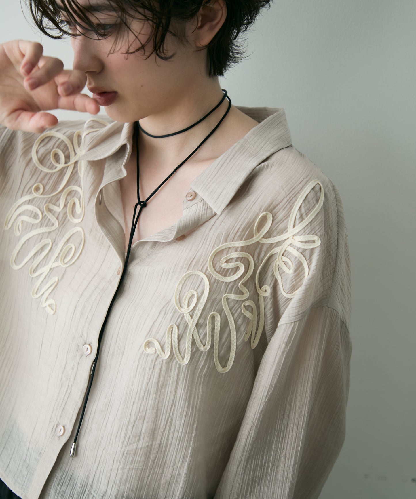 楊柳シアーコード刺繍シャツ
