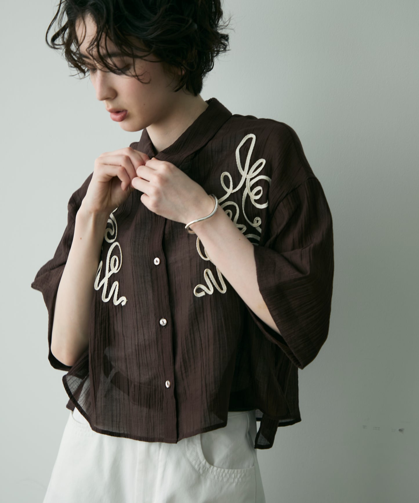 楊柳シアーコード刺繍シャツ