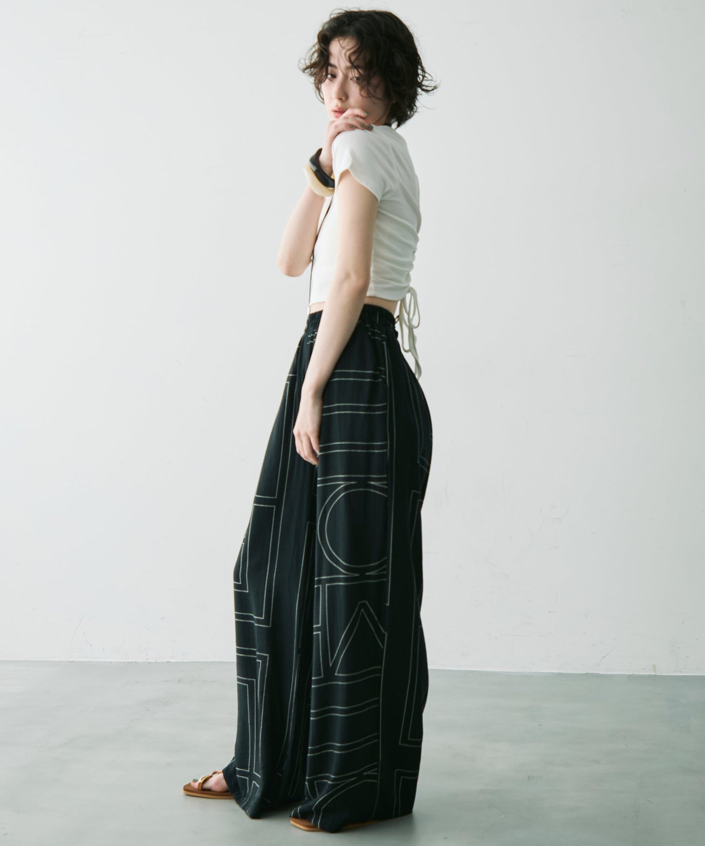 バックスリット開きドロストリブTシャツ