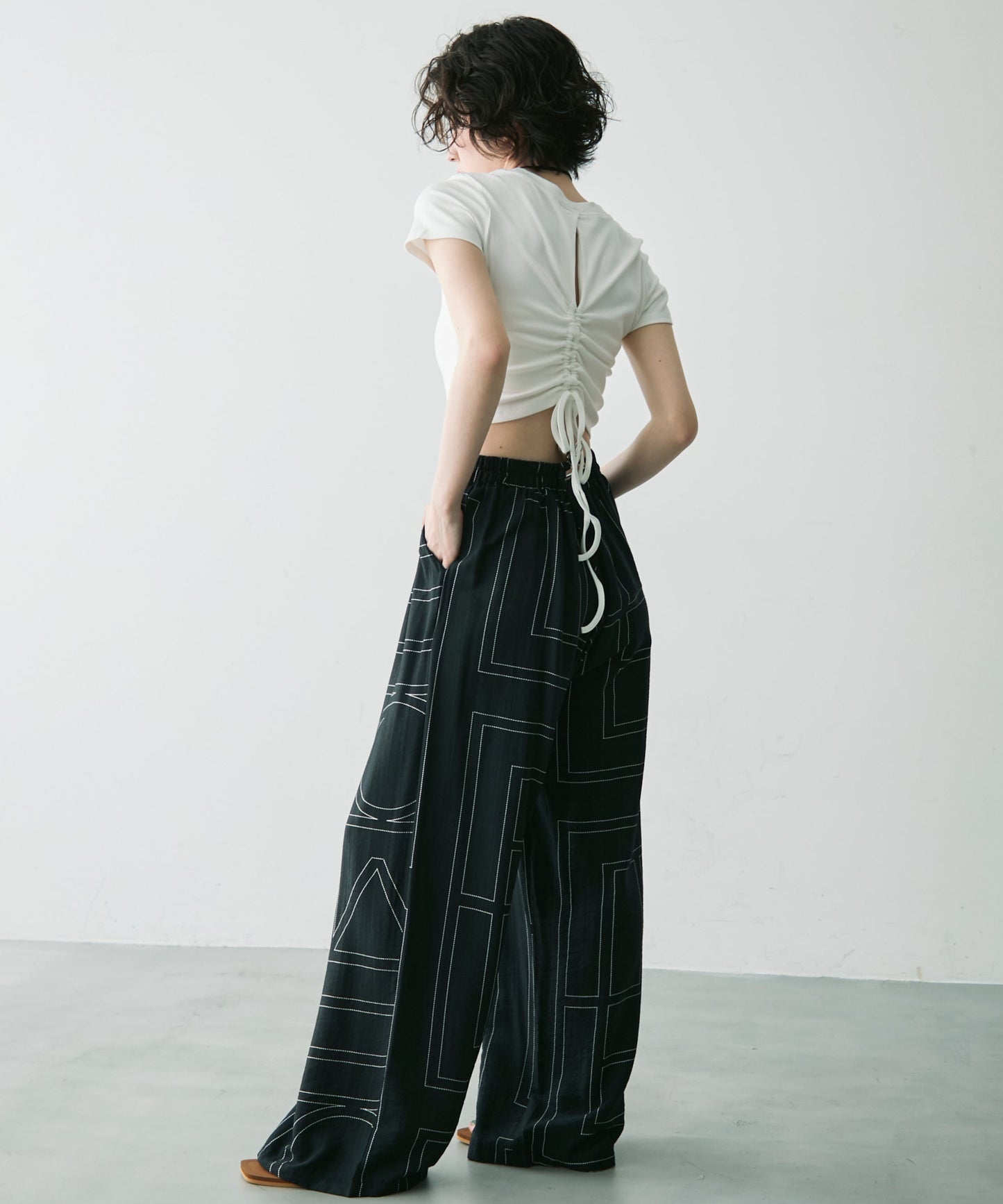 バックスリット開きドロストリブTシャツ