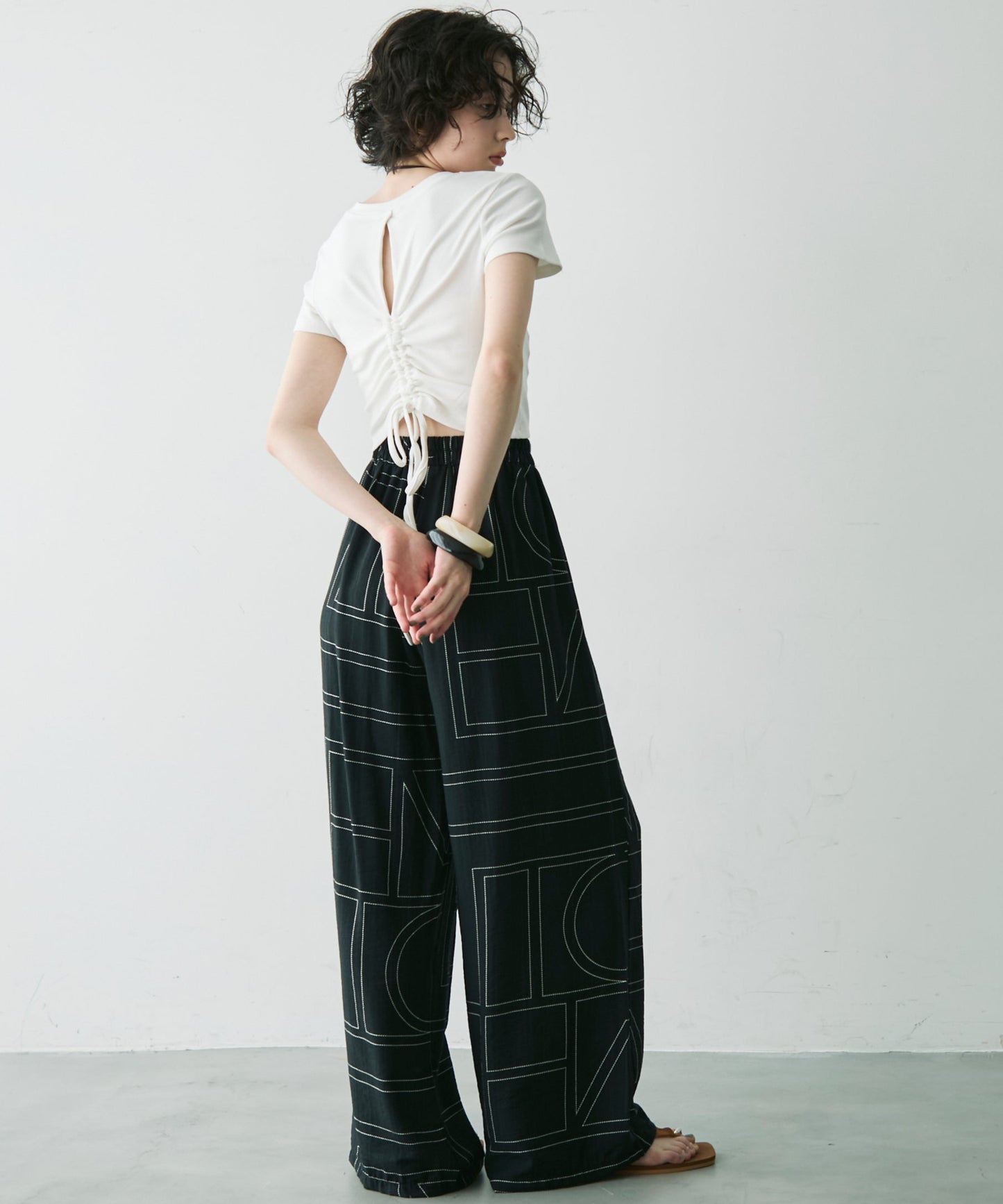 バックスリット開きドロストリブTシャツ