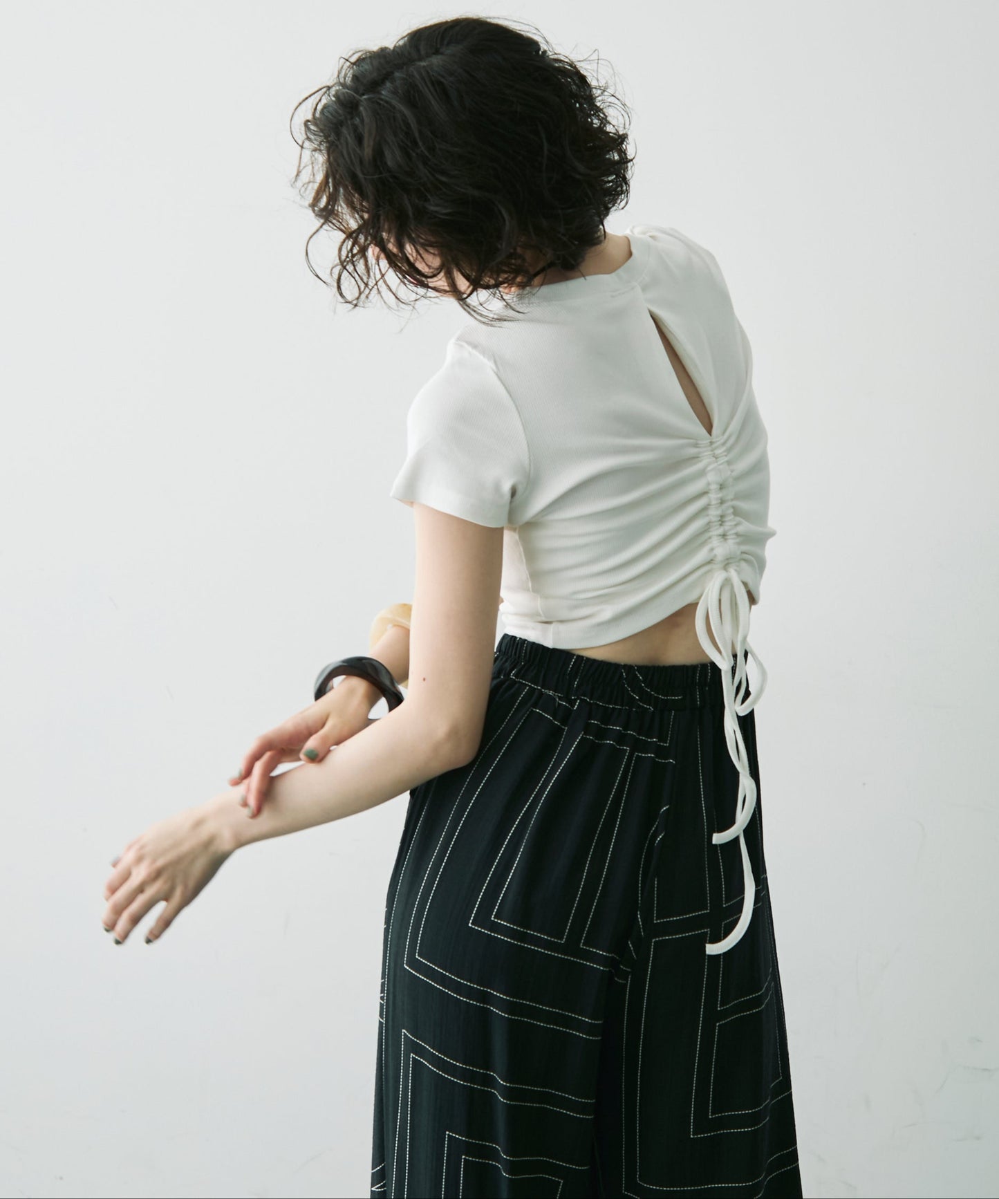 バックスリット開きドロストリブTシャツ