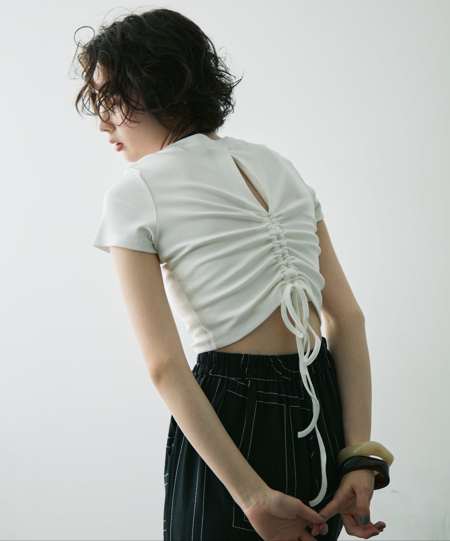 バックスリット開きドロストリブTシャツ