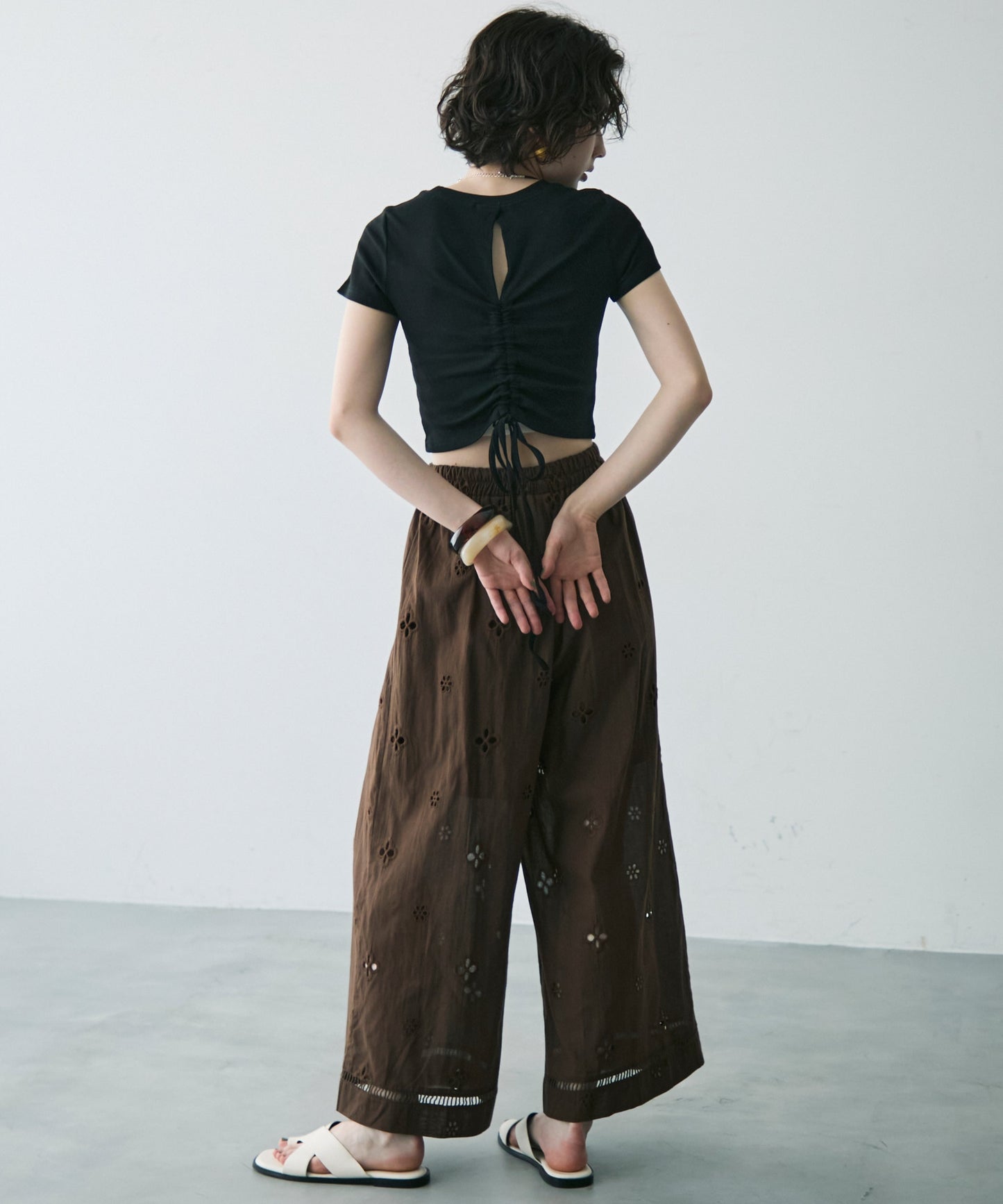 バックスリット開きドロストリブTシャツ