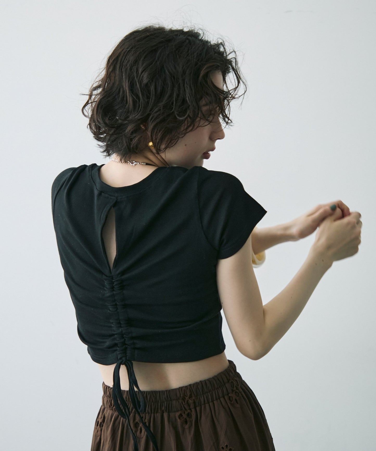 バックスリット開きドロストリブTシャツ