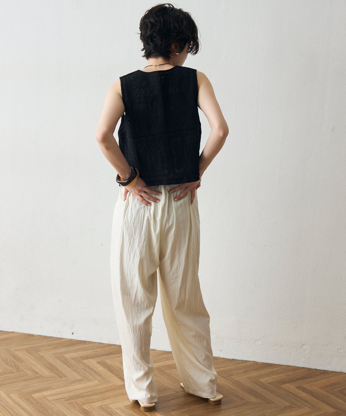 コットン刺繍ベスト