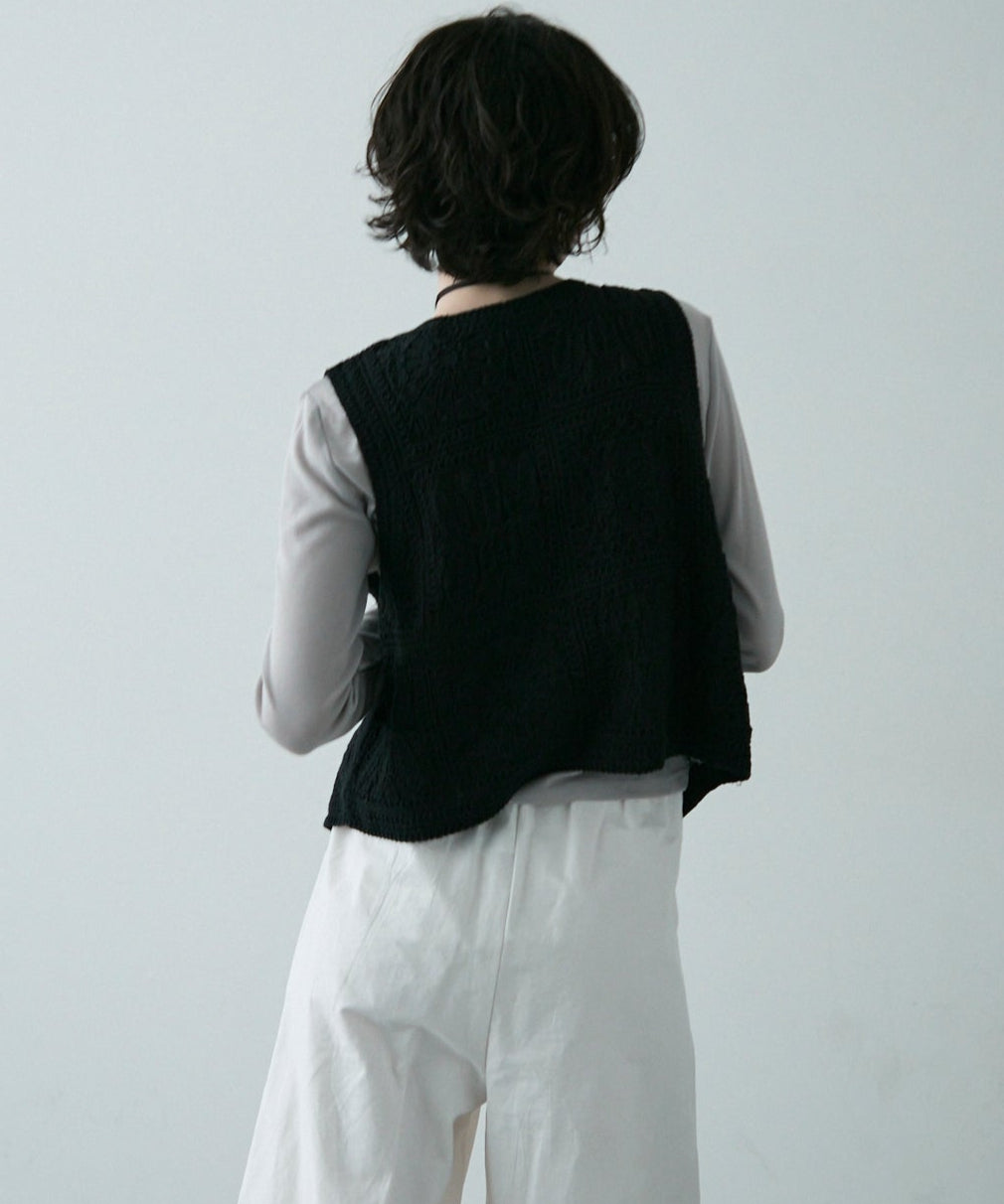 コットン刺繍ベスト