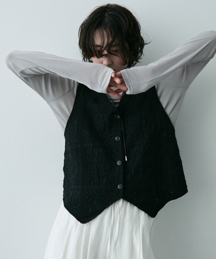 コットン刺繍ベスト