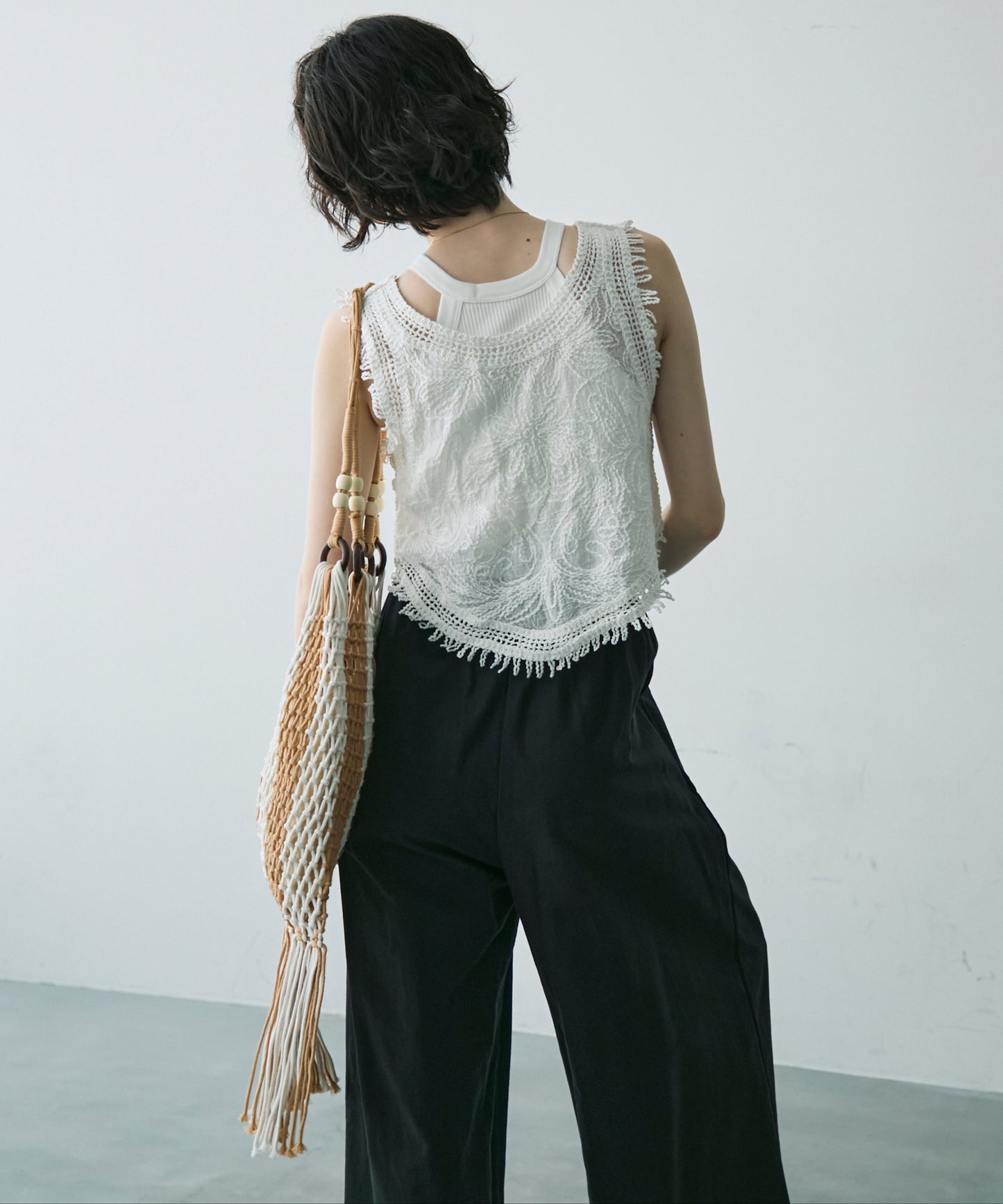 フリンジ刺繍ノースリブラウス