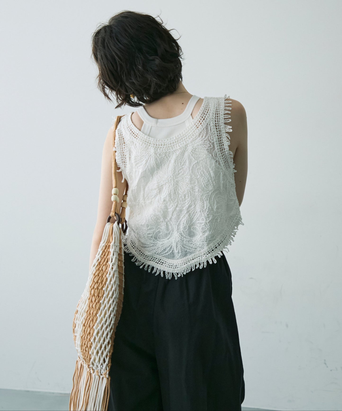 フリンジ刺繍ノースリブラウス