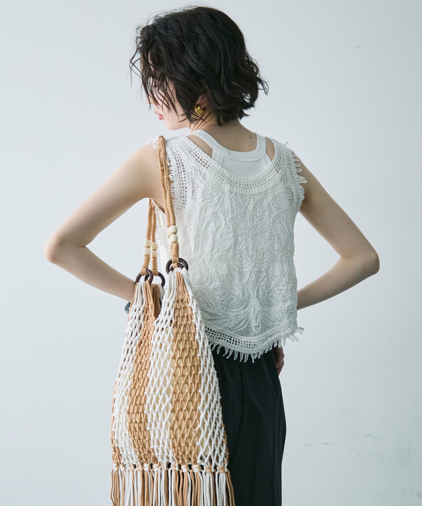 フリンジ刺繍ノースリブラウス