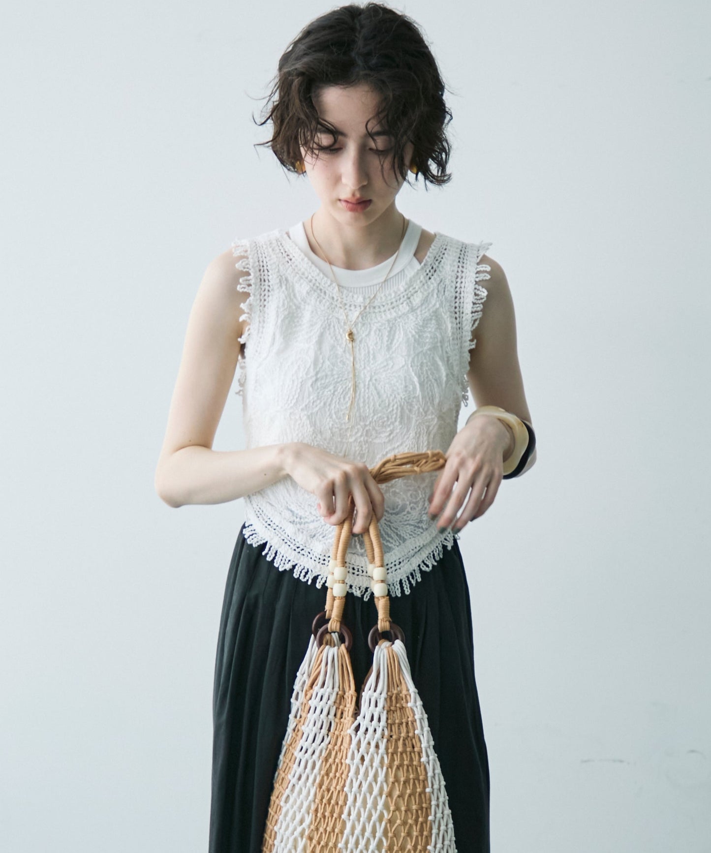 フリンジ刺繍ノースリブラウス