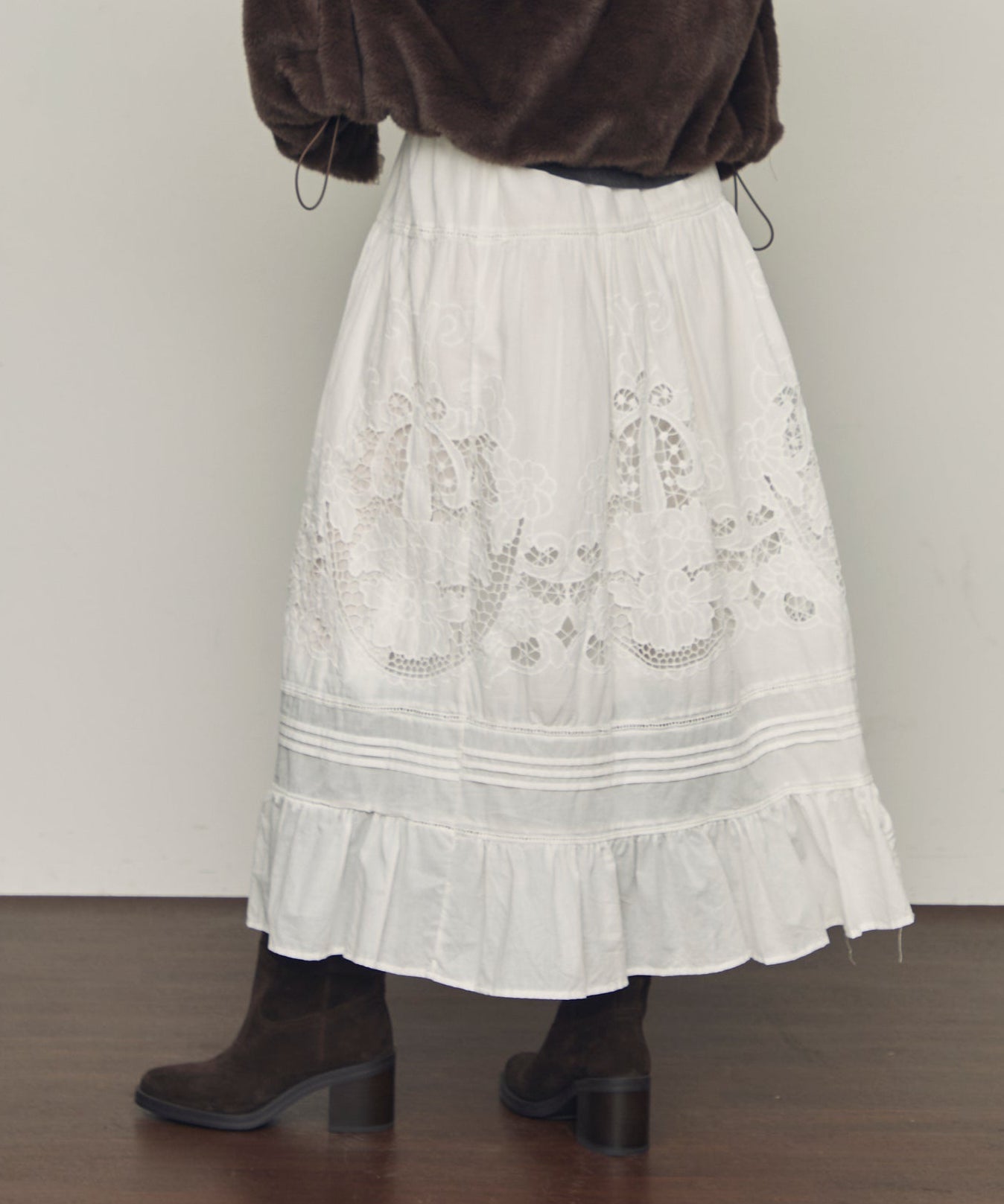 カットワークレースギャザースカート