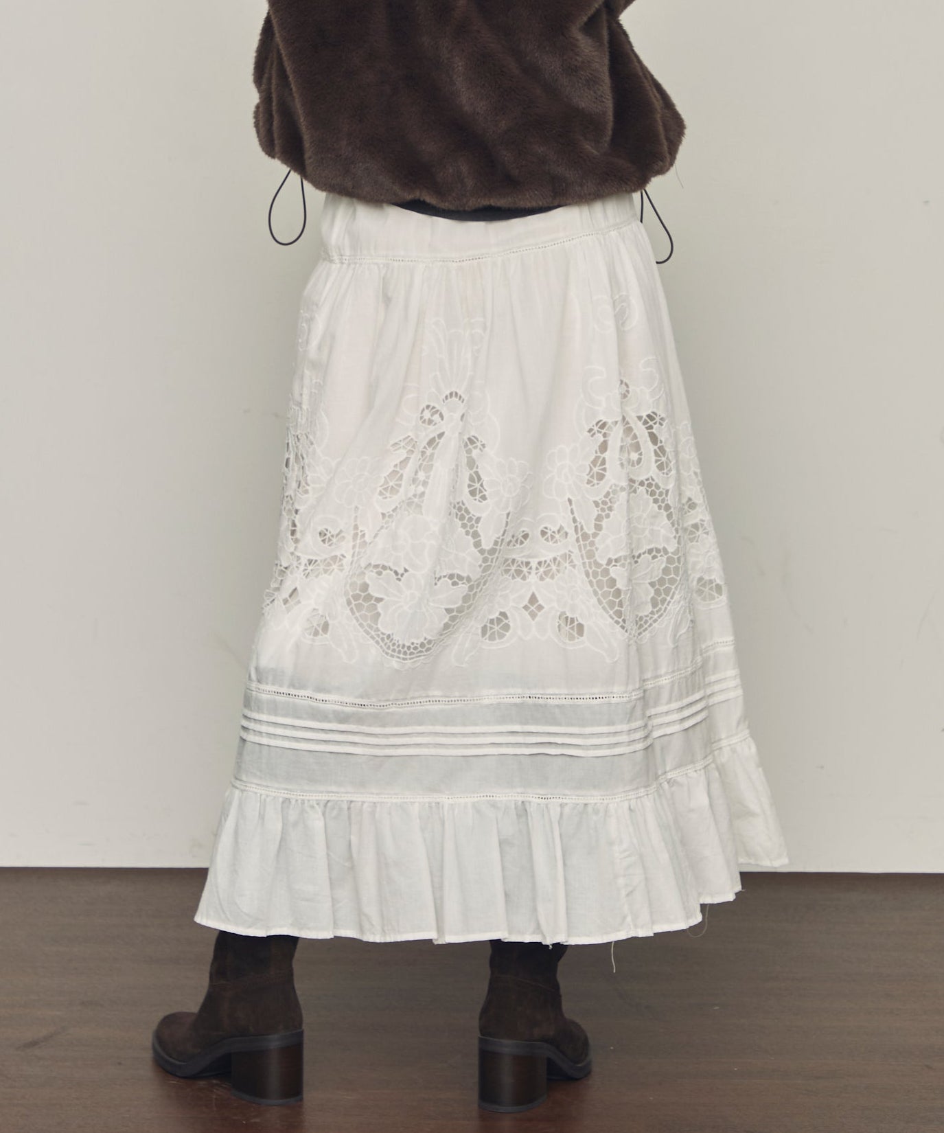 カットワークレースギャザースカート