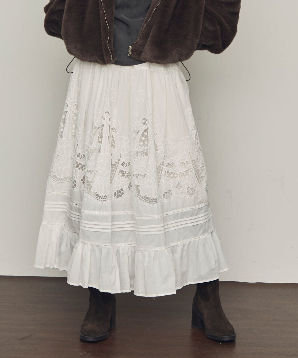 カットワークレースギャザースカート