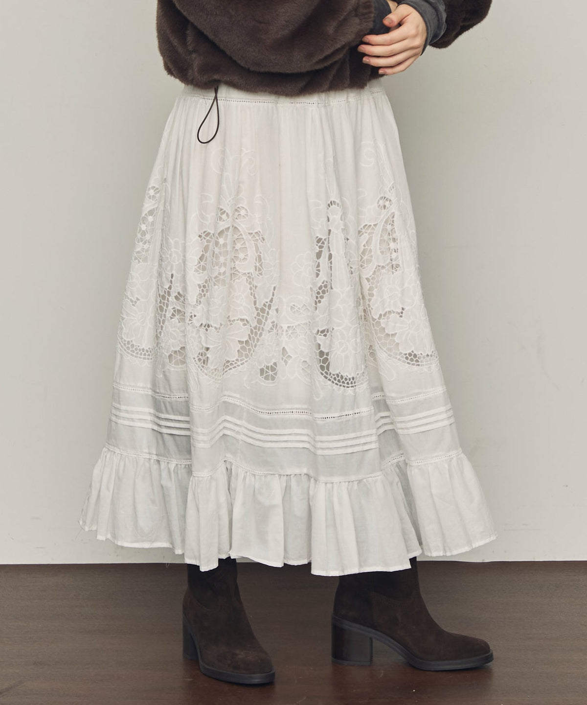 カットワークレースギャザースカート