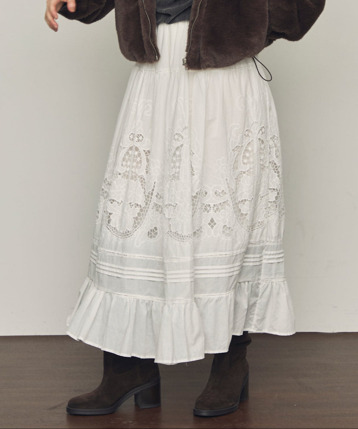 カットワークレースギャザースカート