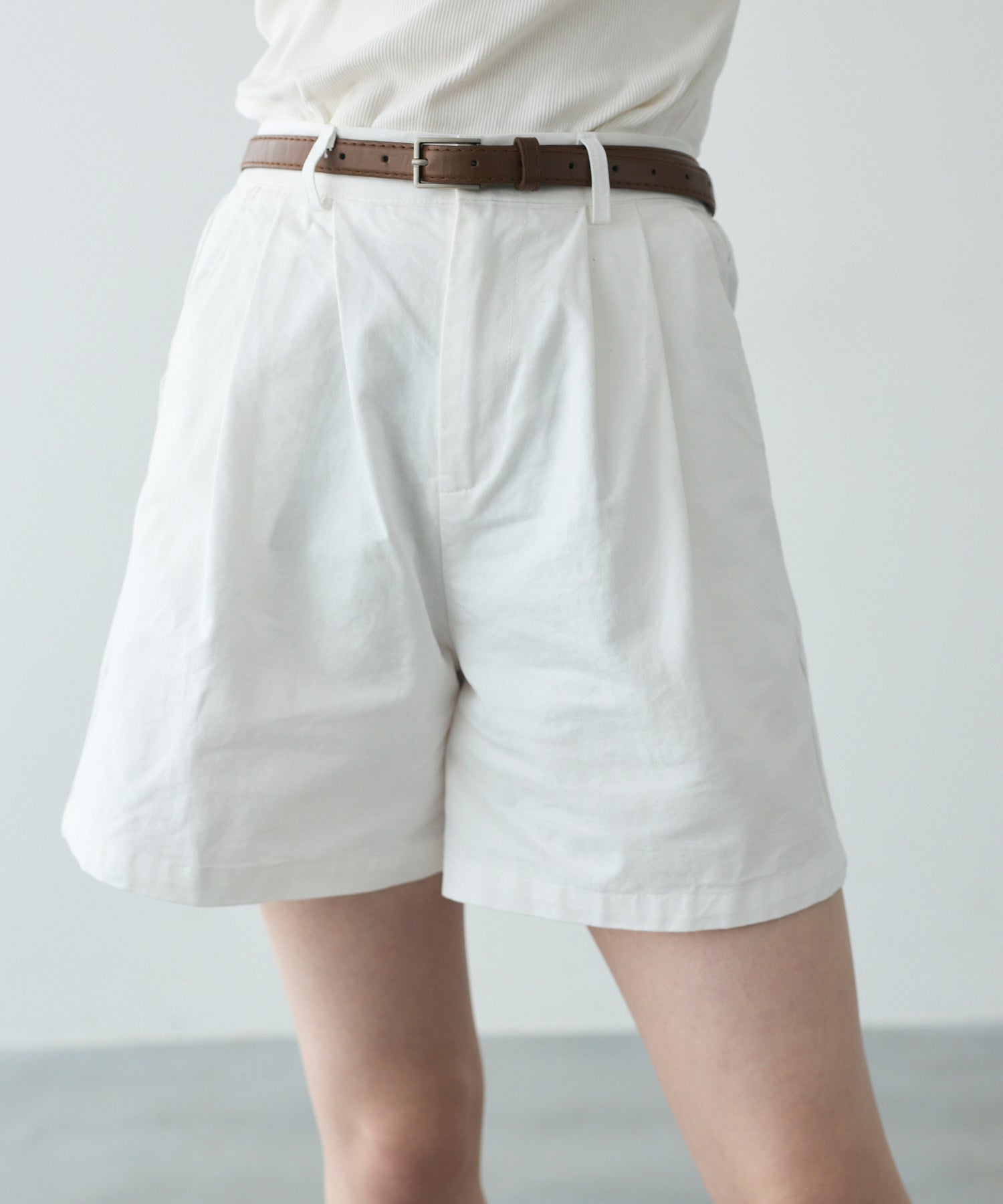 伊製 MM6 13SS ギミック リネン混 タックハーフパンツ サイドベルト 2025年最新】MM6 Maison Margiela レディース ショートパンツ