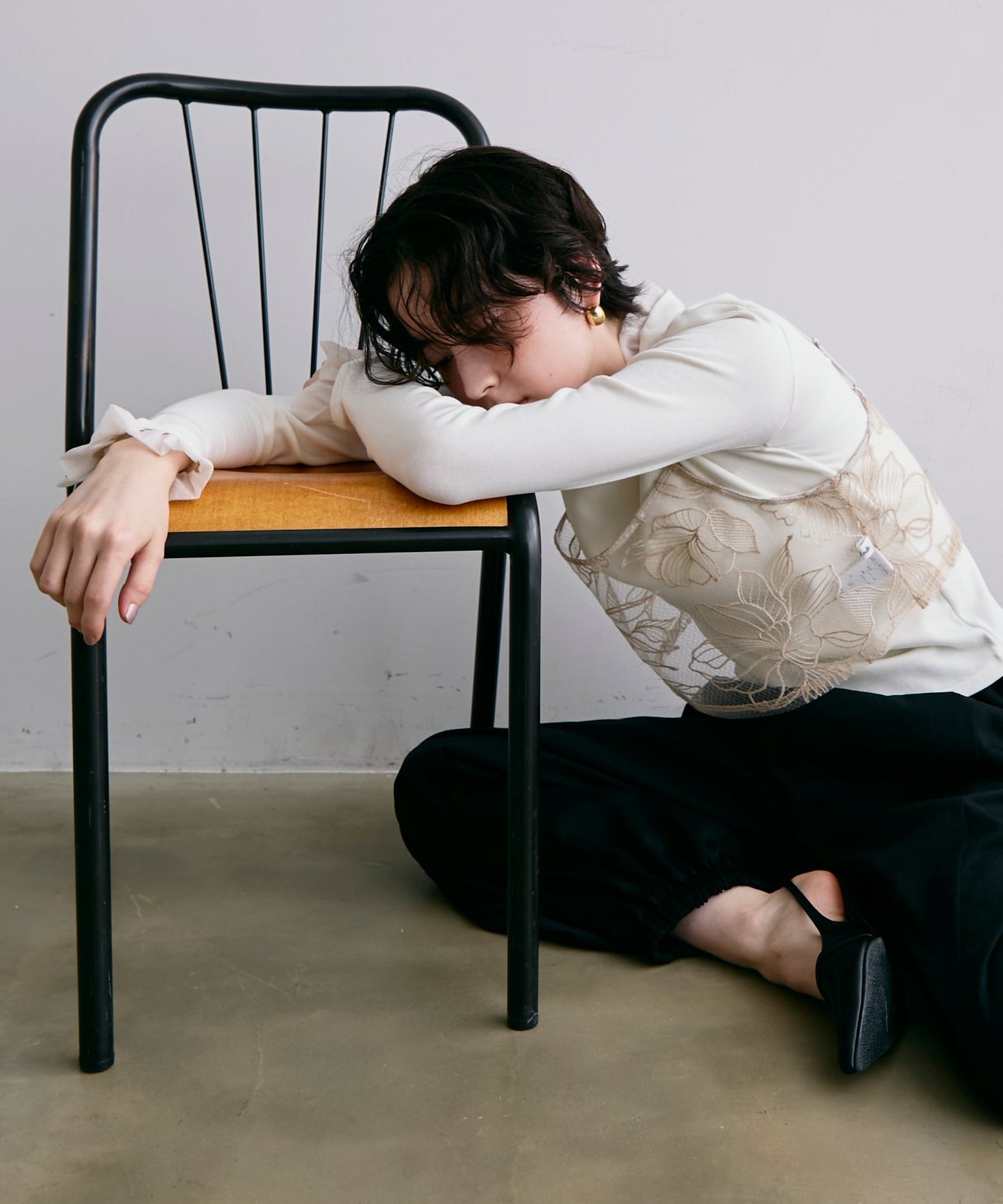 チュール花柄刺繍ビスチェ