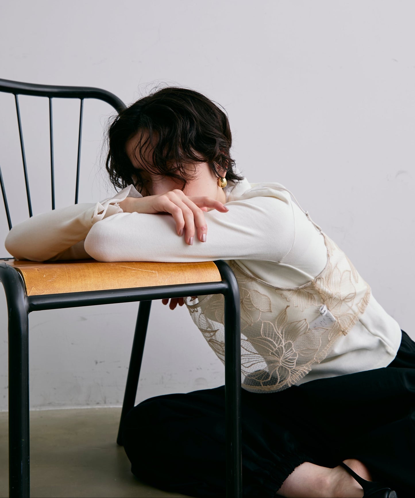 チュール花柄刺繍ビスチェ