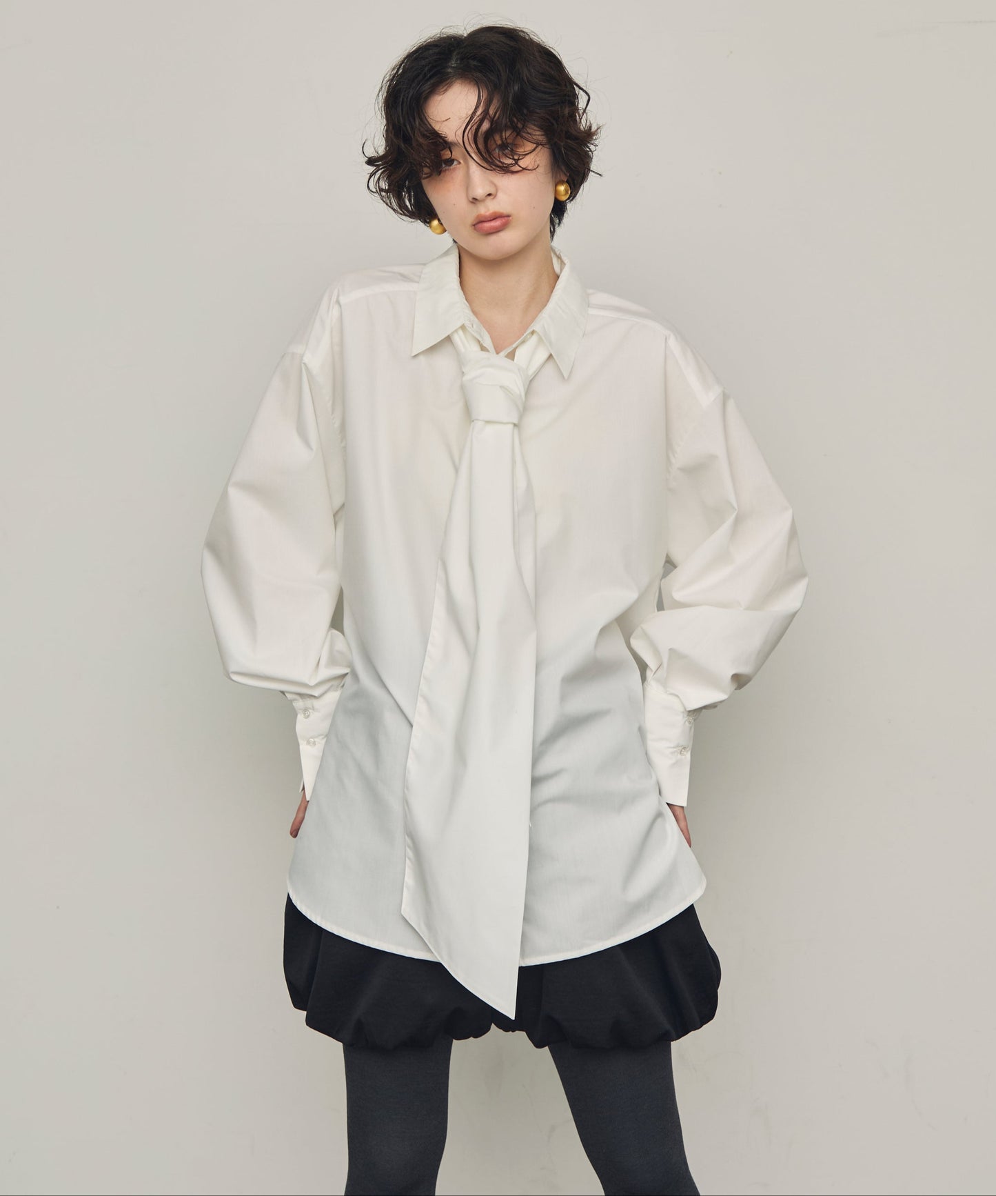 ボウタイ付きロングスリーブシャツ