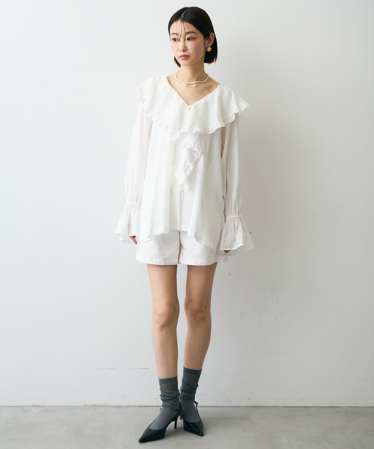 ラッフルカラーフリルブラウス