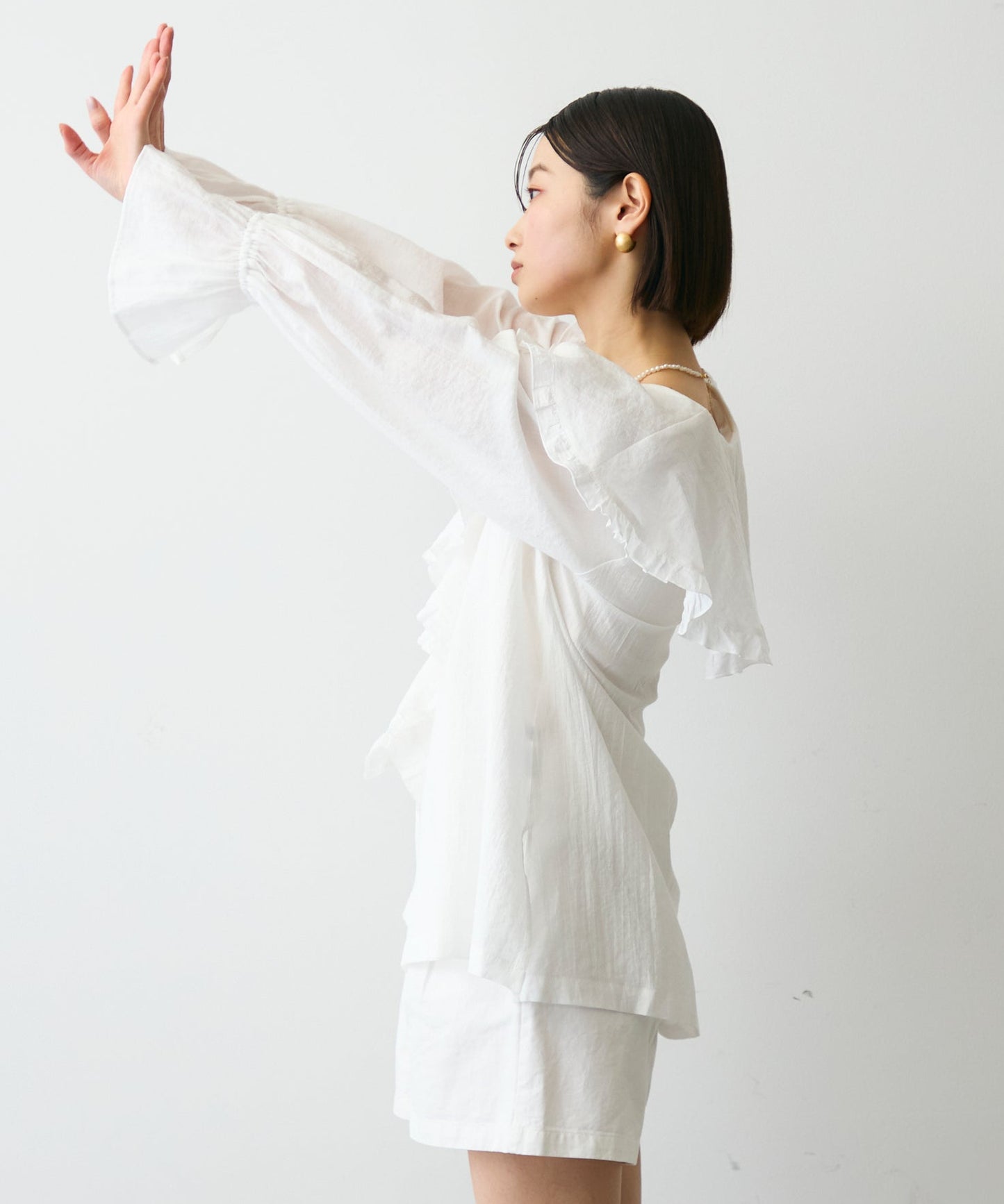 ラッフルカラーフリルブラウス