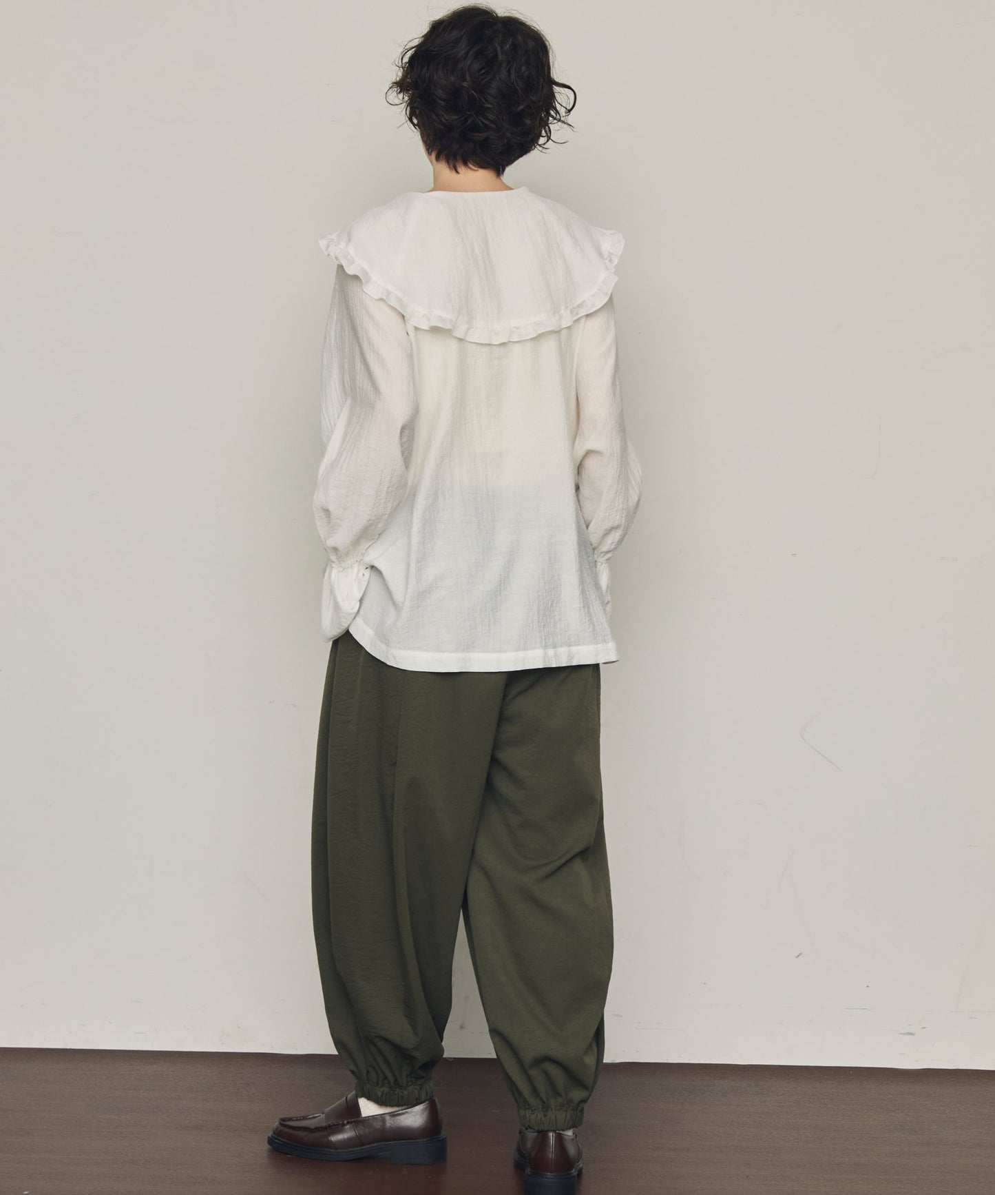 ラッフルカラーフリルブラウス