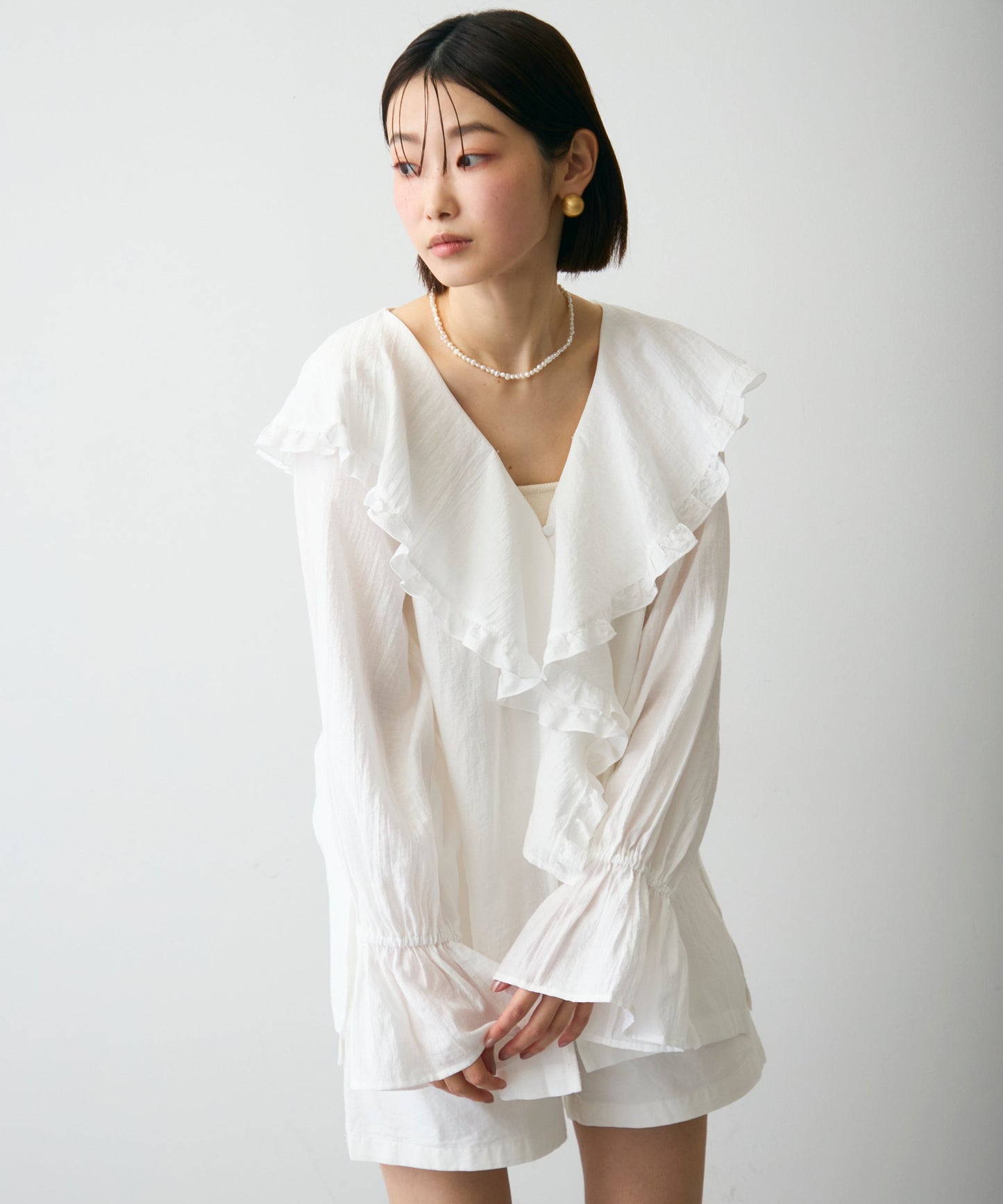 ラッフルカラーフリルブラウス