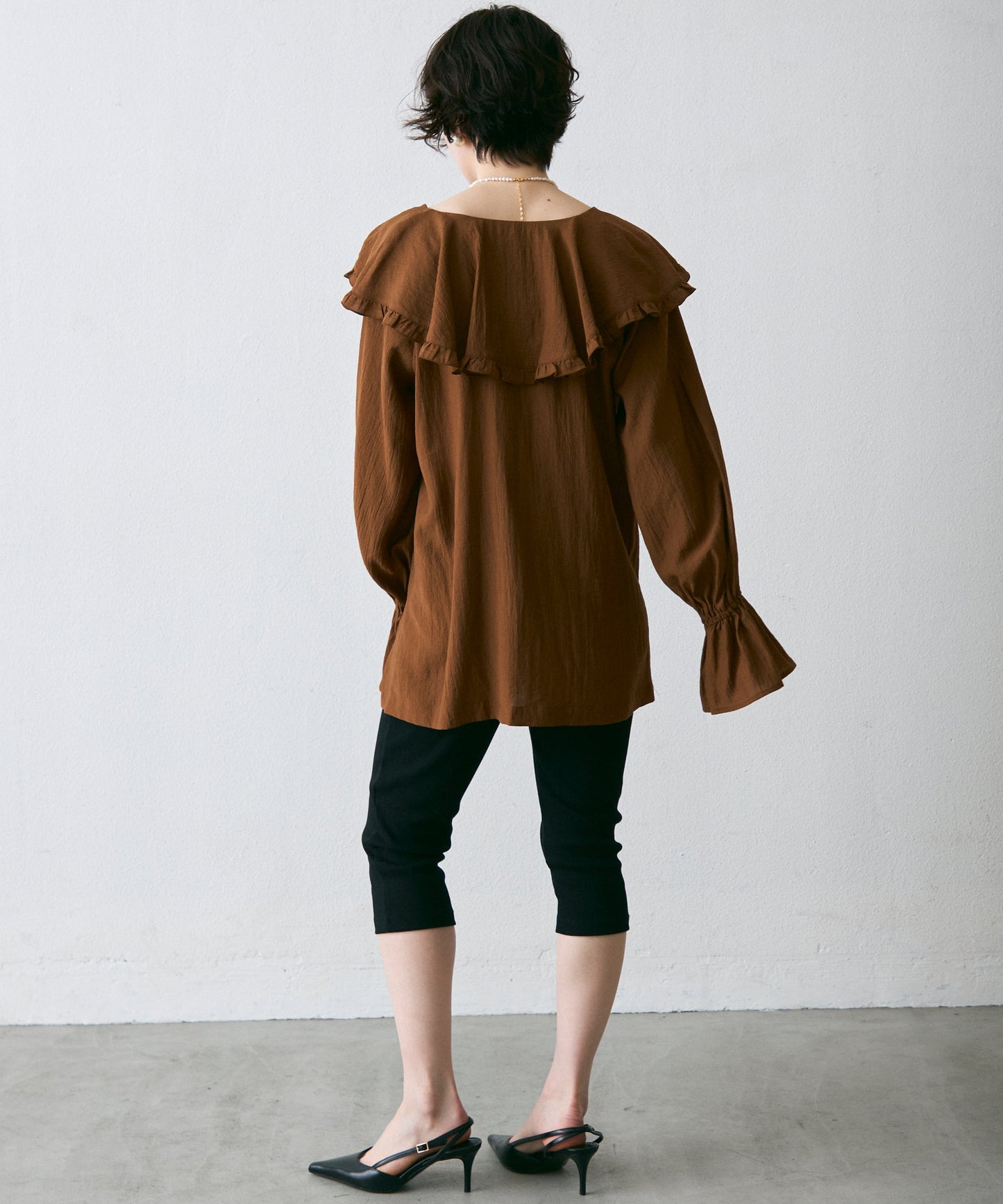 ラッフルカラーフリルブラウス