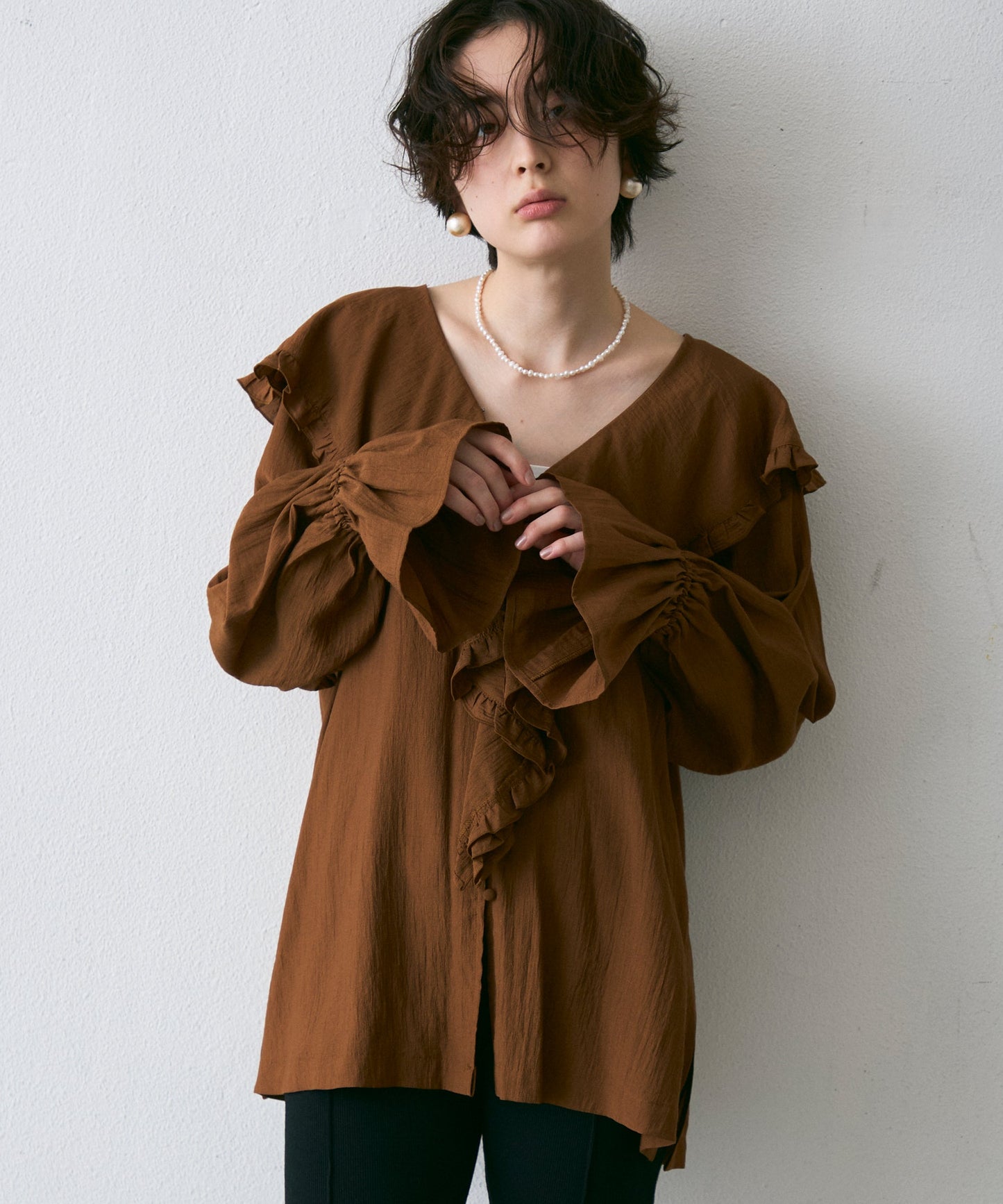 ラッフルカラーフリルブラウス