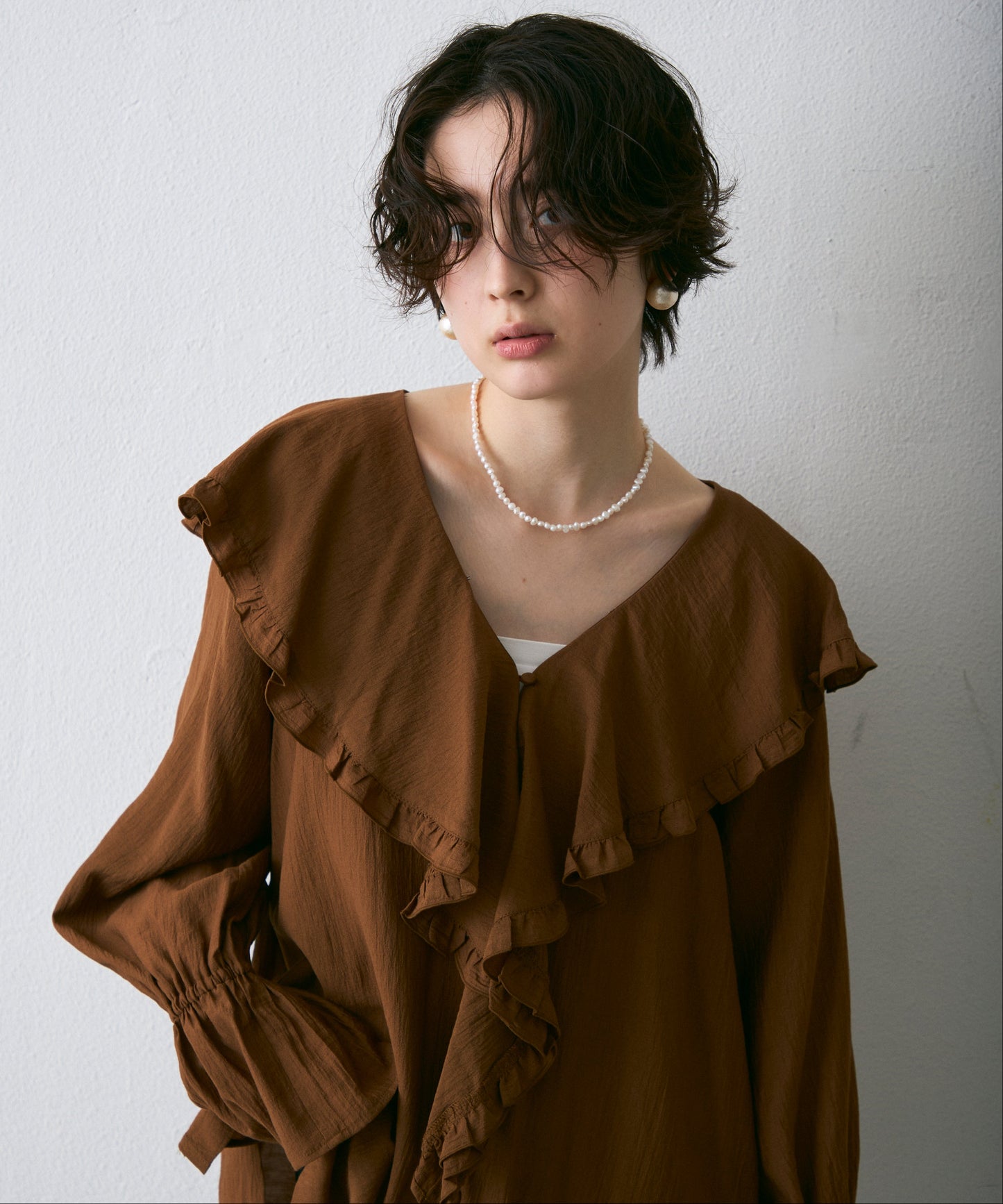 ラッフルカラーフリルブラウス