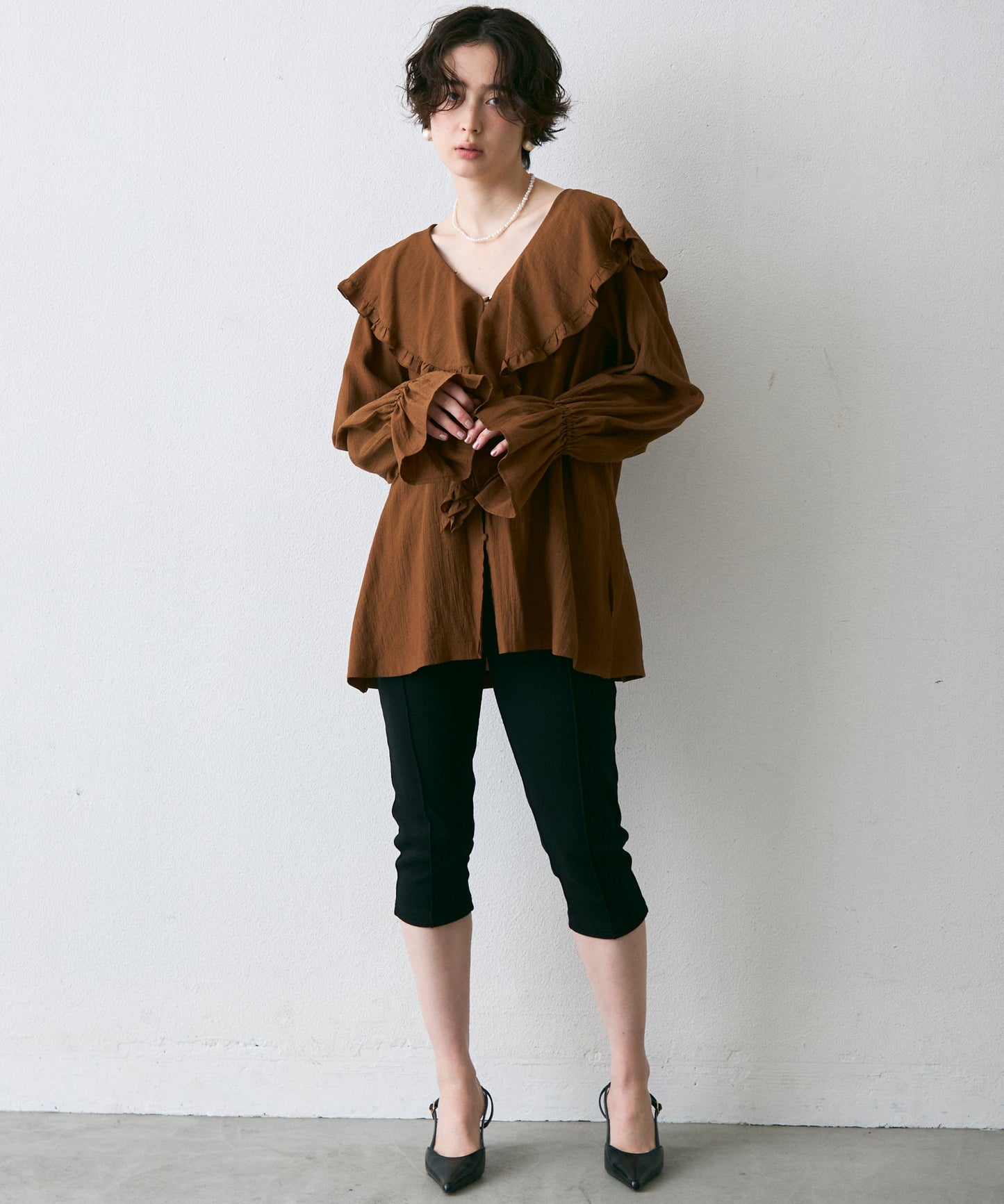 ラッフルカラーフリルブラウス