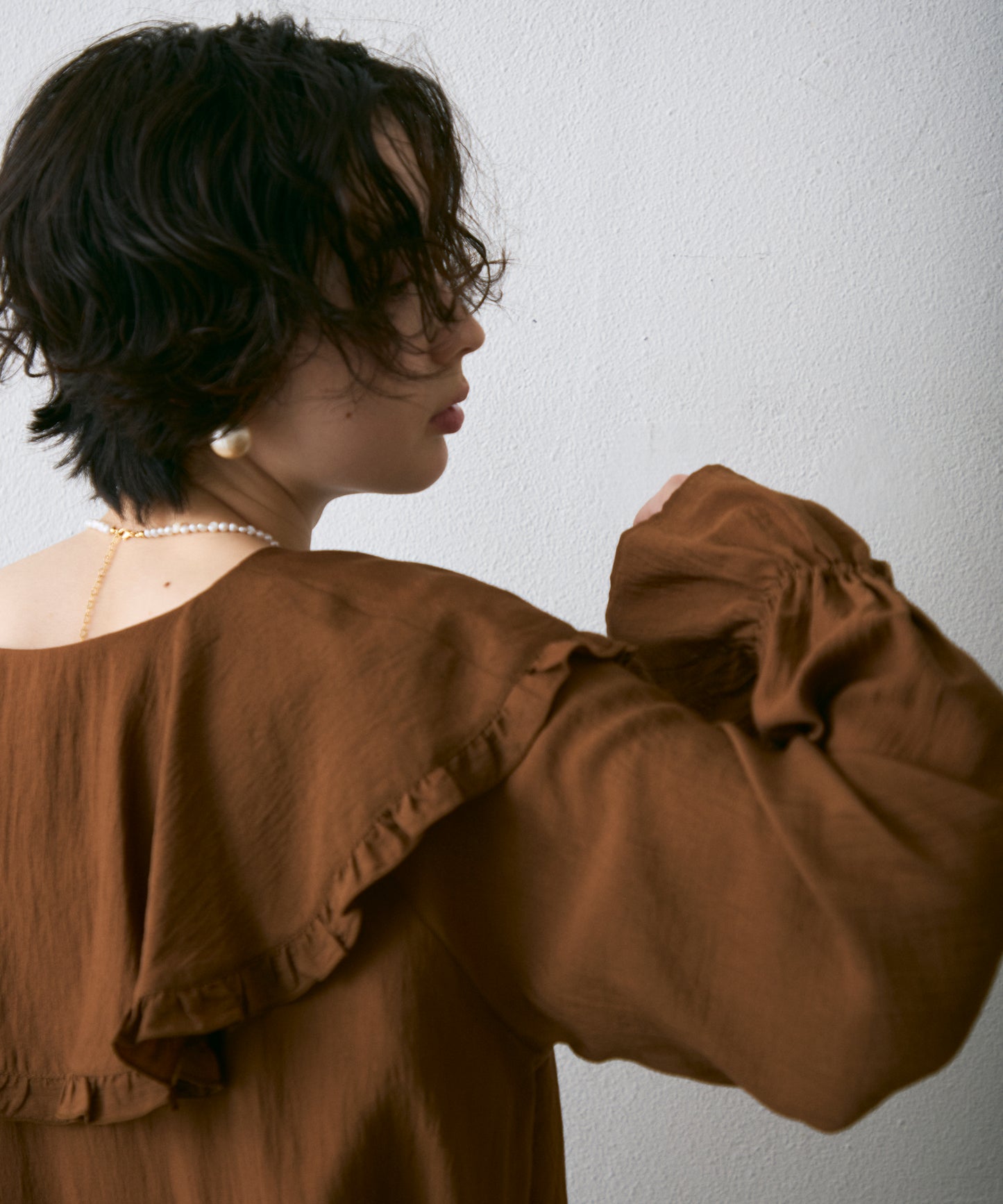 ラッフルカラーフリルブラウス