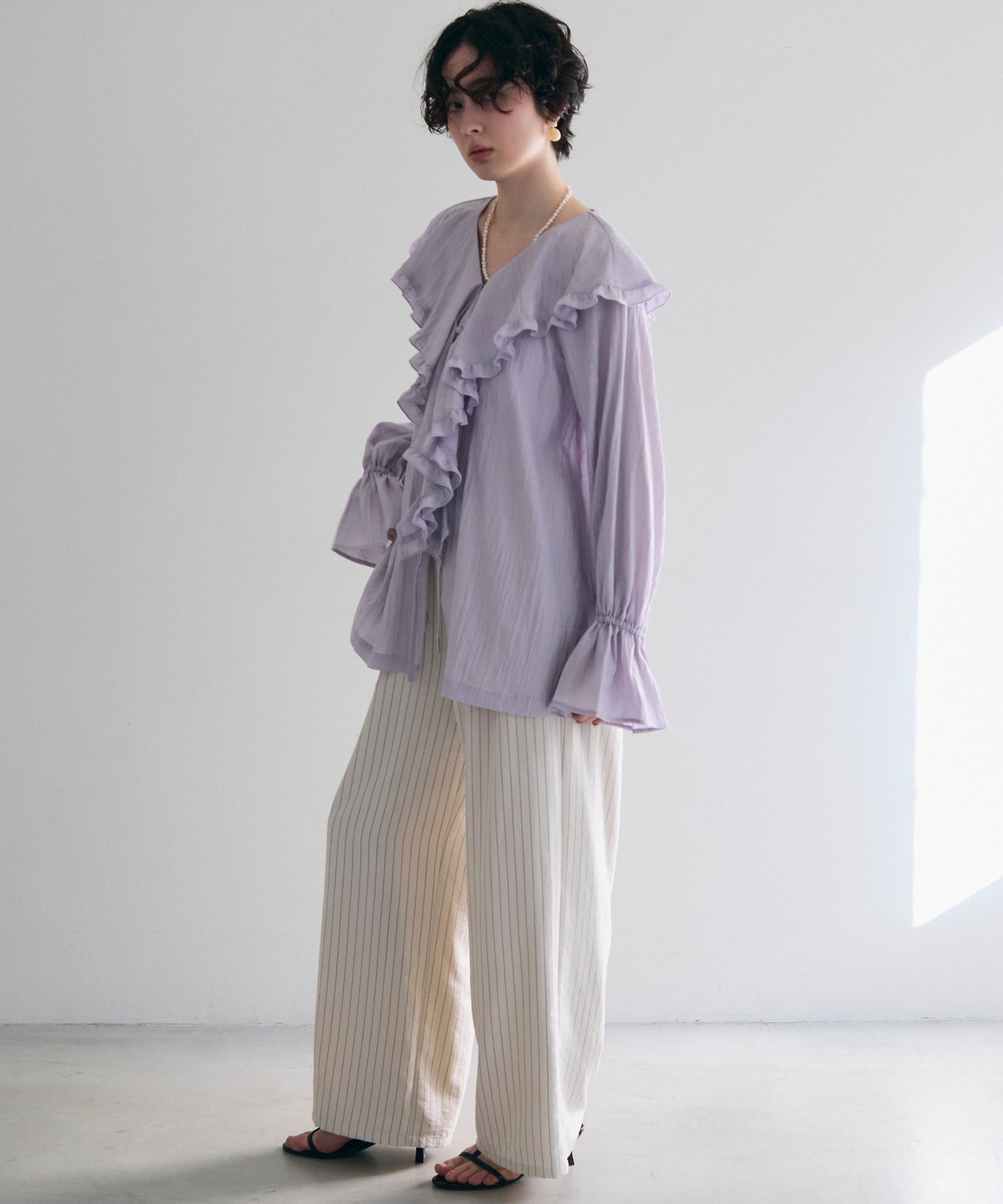 ラッフルカラーフリルブラウス