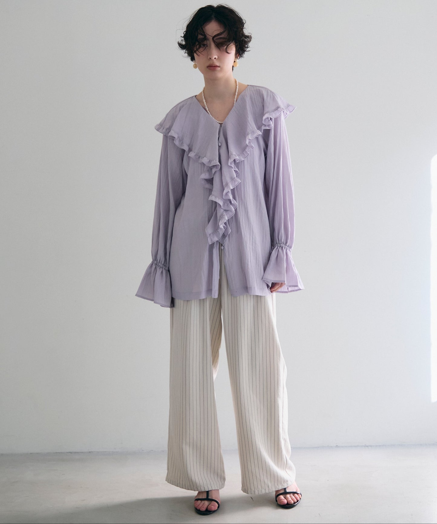 ラッフルカラーフリルブラウス