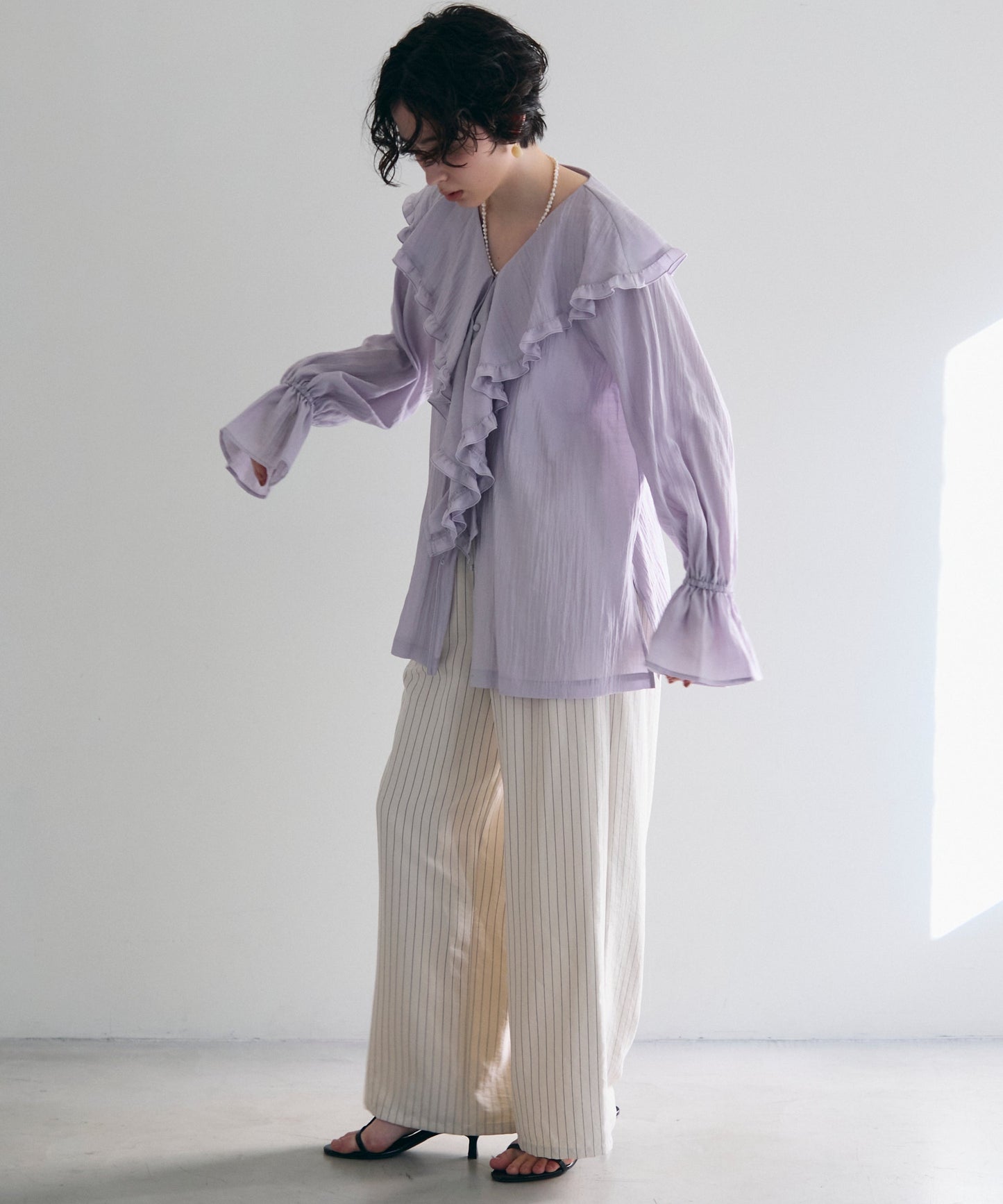 ラッフルカラーフリルブラウス