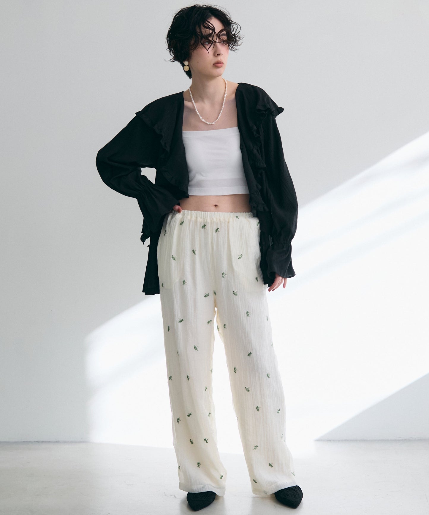 ラッフルカラーフリルブラウス