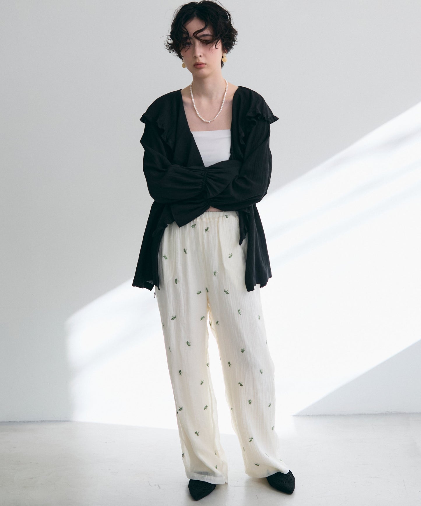 ラッフルカラーフリルブラウス