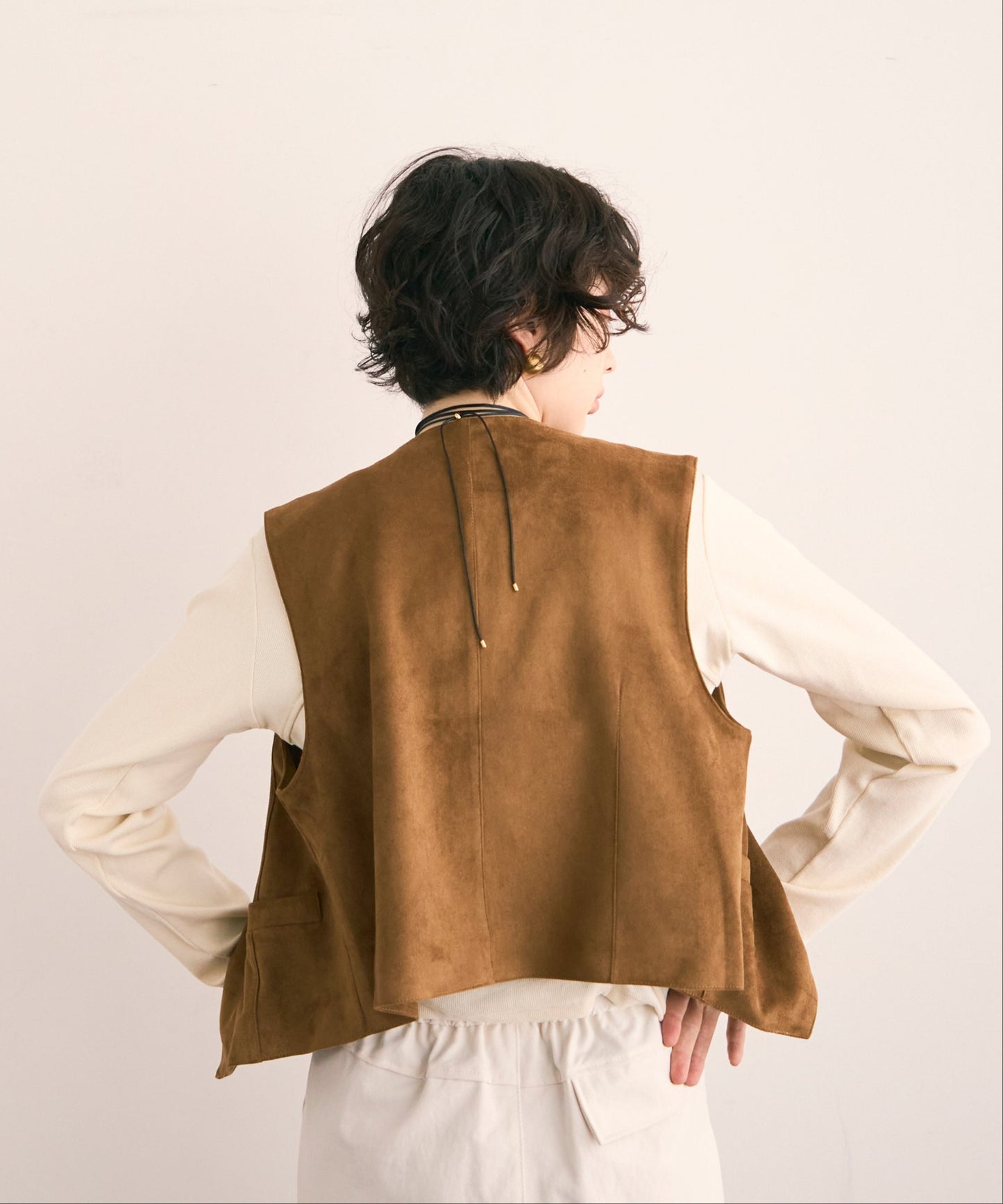 ヴィーガンスエードフォークロア刺繍ベスト