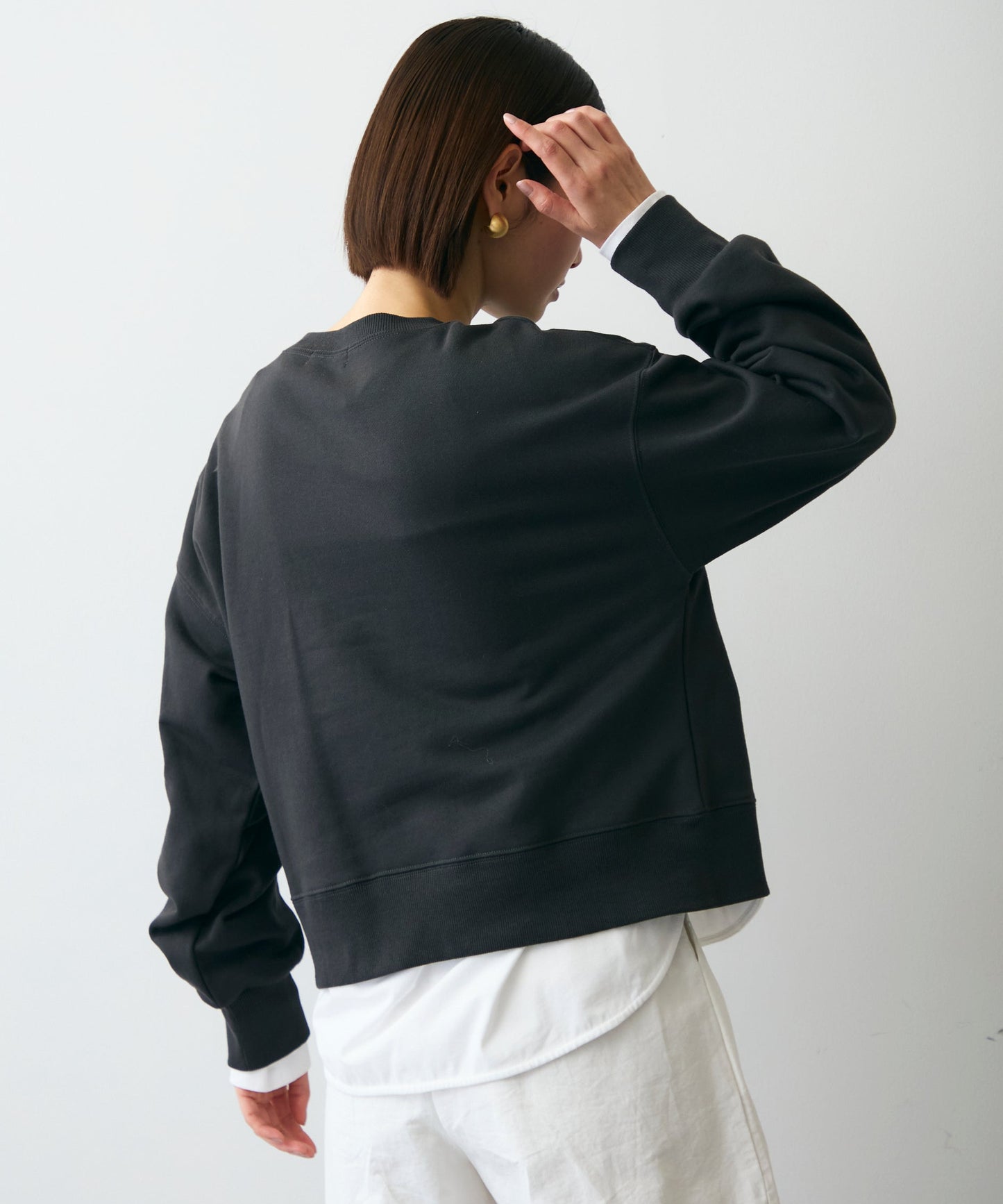 裏毛フラワーカットワーク刺繍プルオーバー