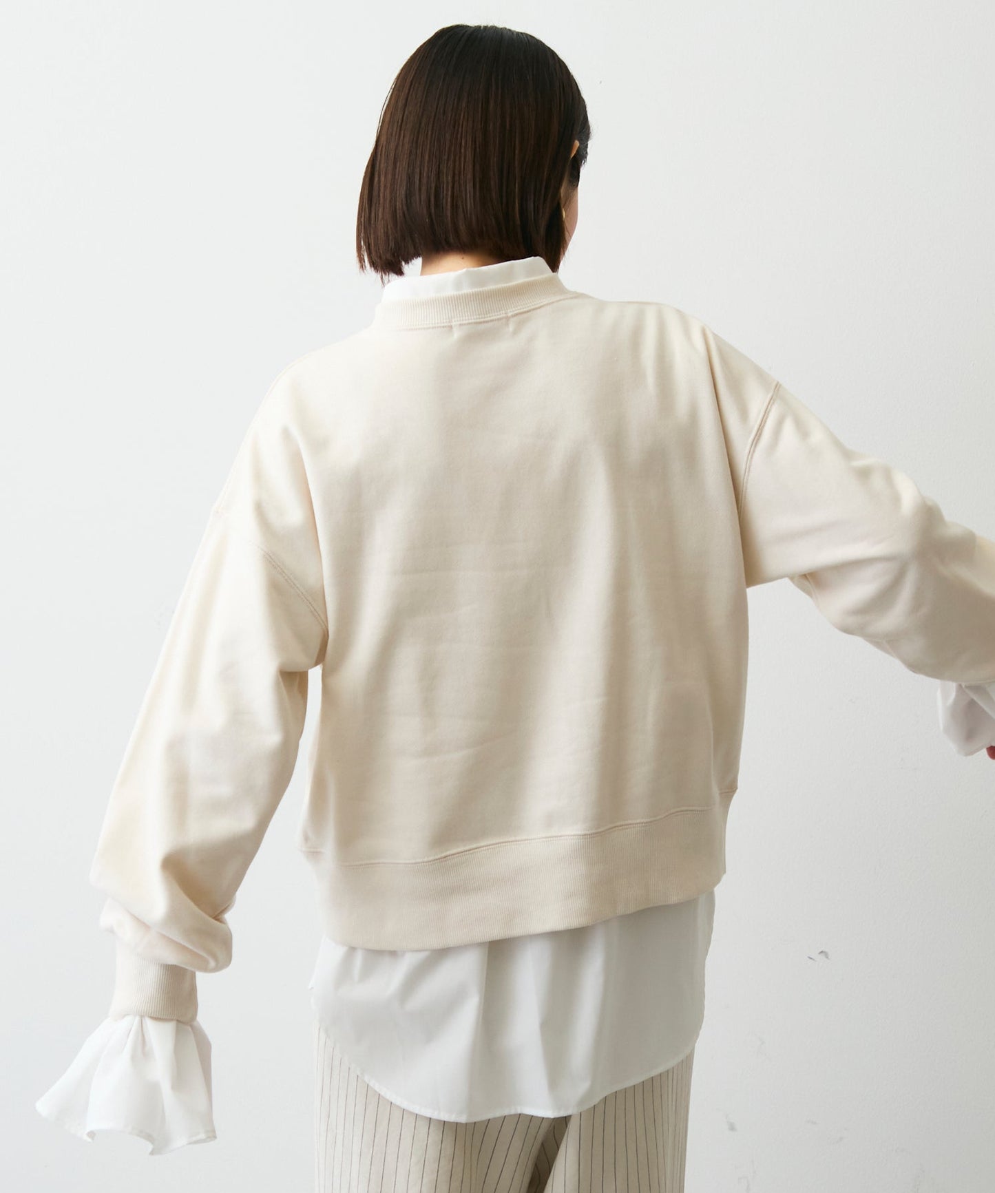 裏毛フラワーカットワーク刺繍プルオーバー