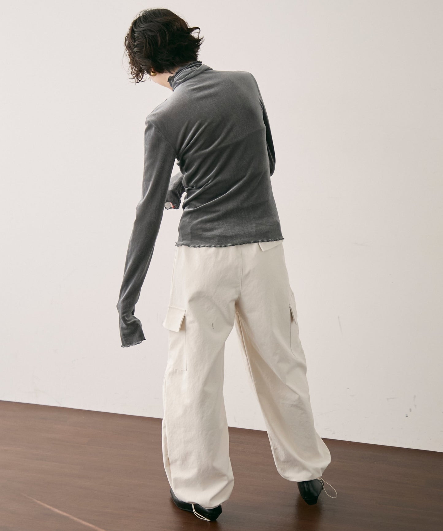 シアーベロアボウタイ付きハイネックロンT